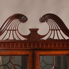 Federal Style Heritage Henredon Flame Mahogany Lighted Breakfront Cabinet