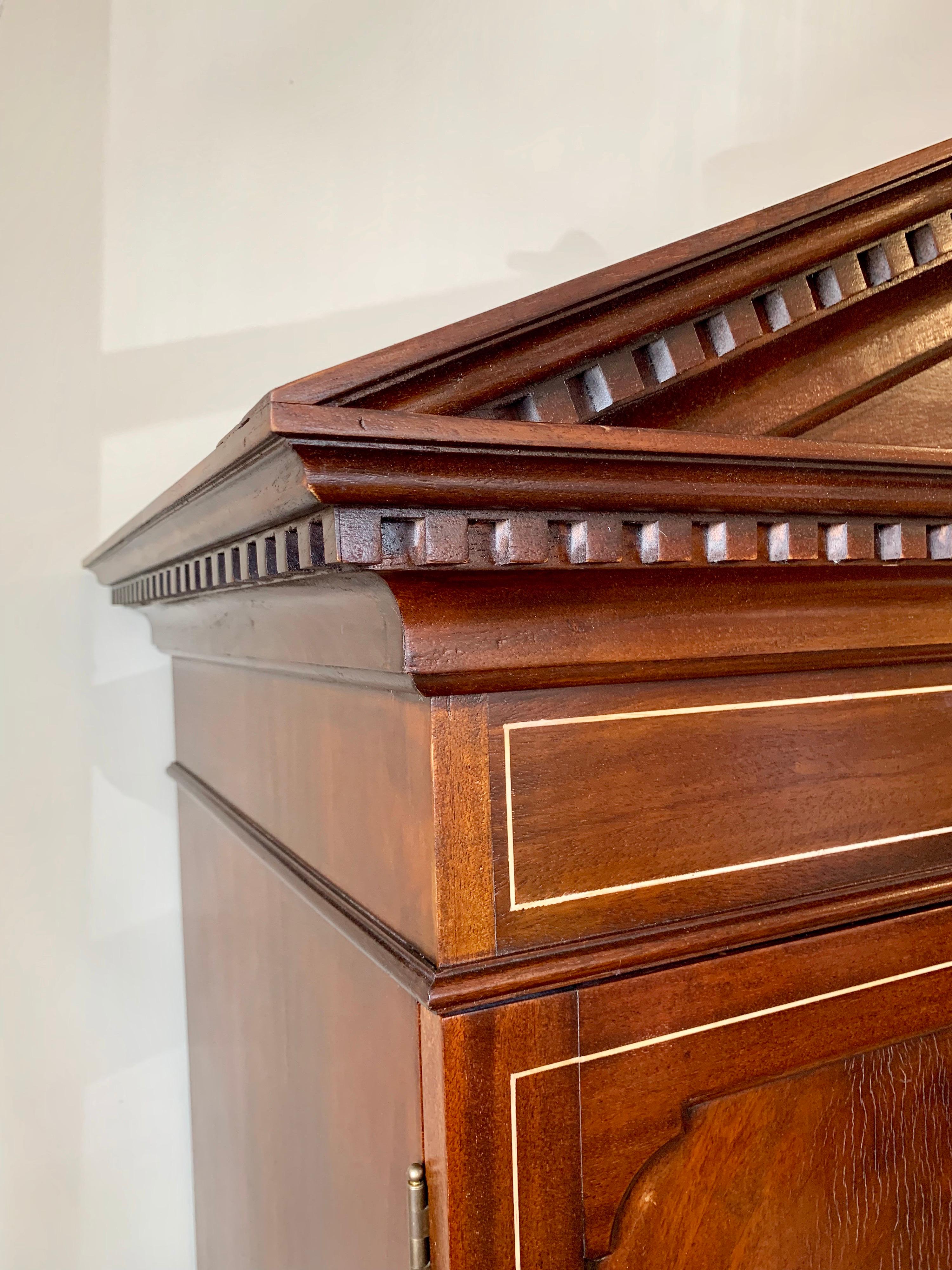 Federal Style Mahogany Armoire Wardrobe Cabinet Dresser In Good Condition In West Hartford, CT