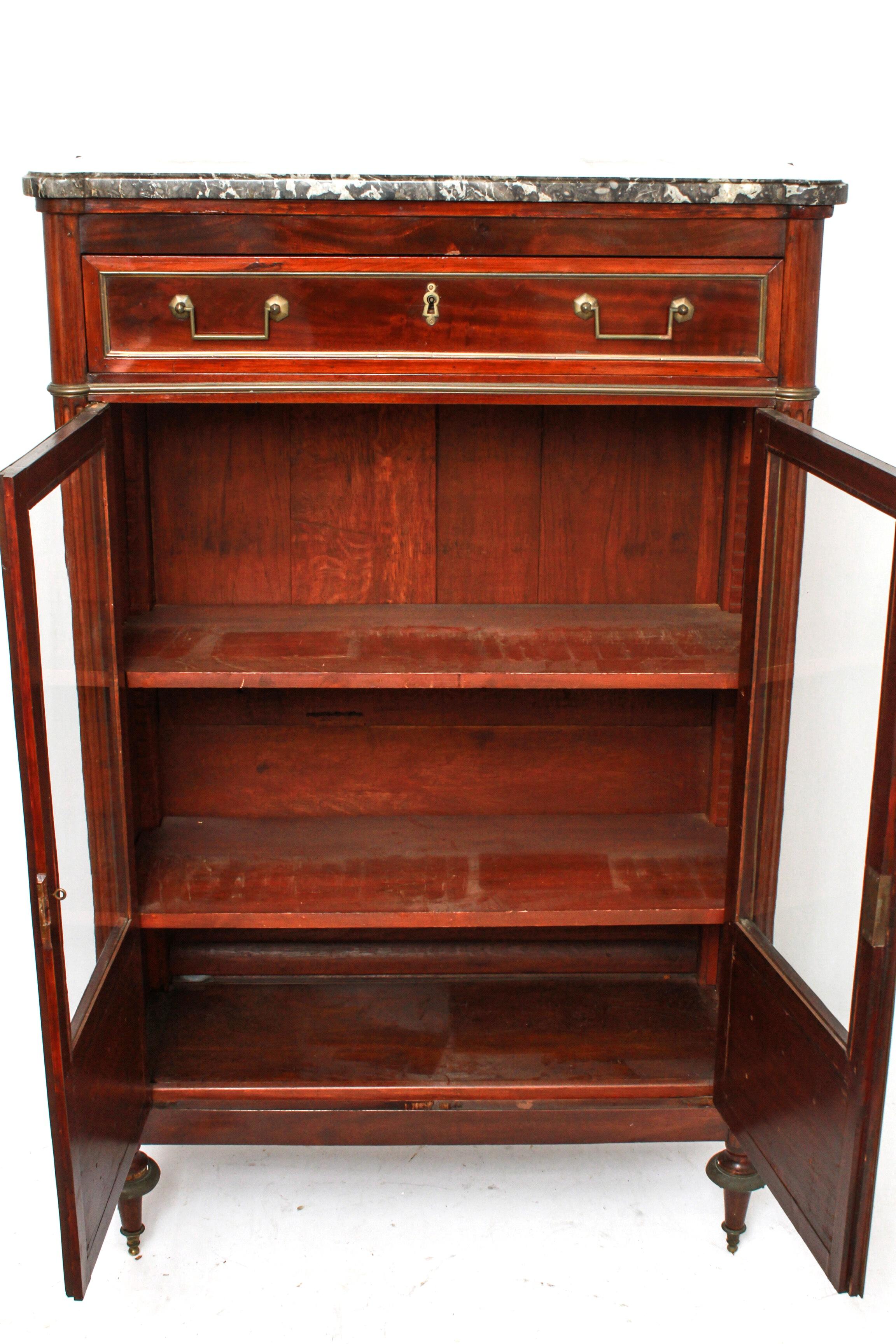 Federal Style Mahogany Cabinet with Italian Marble Top In Good Condition In New York, NY