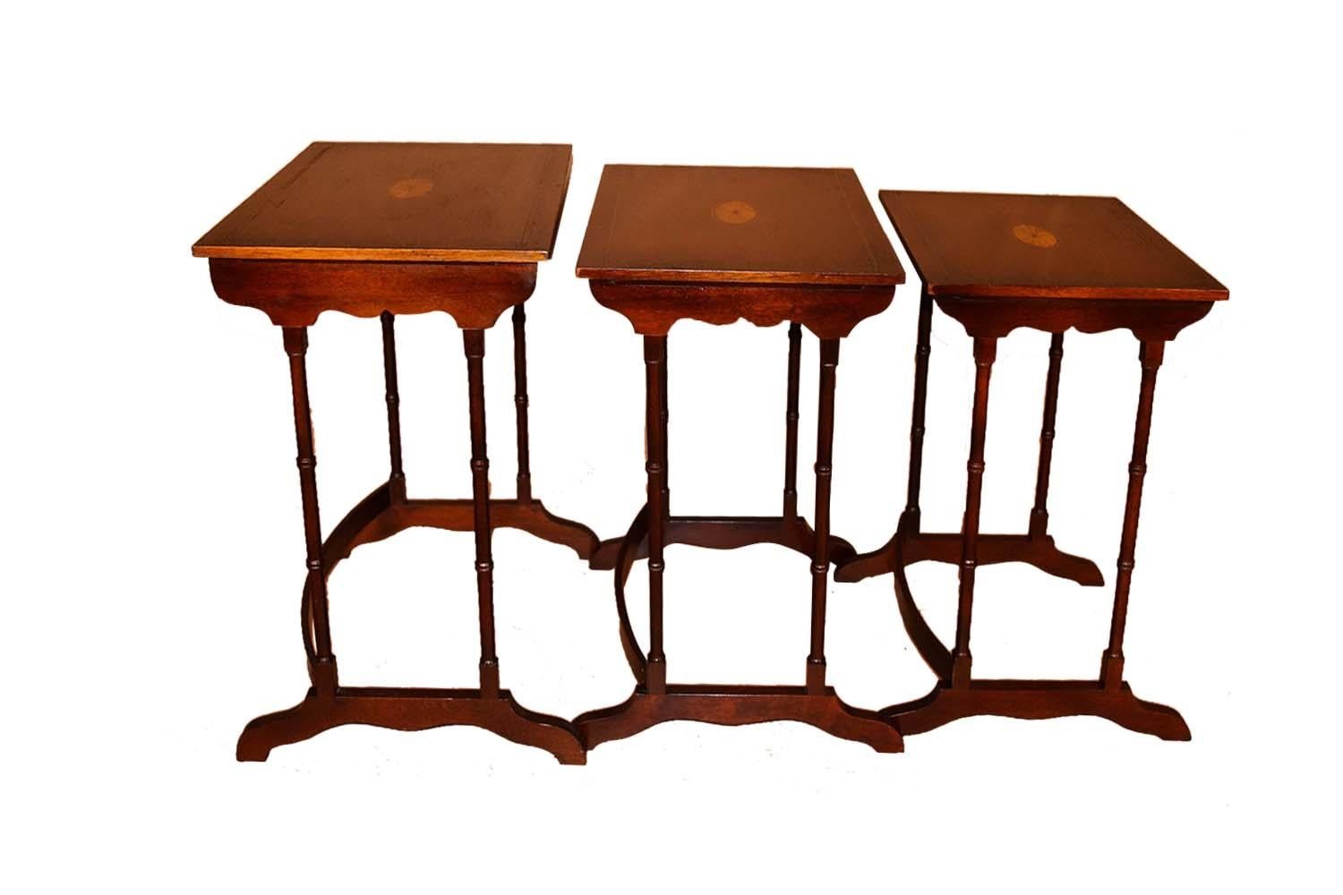 Veneer Federal Style Mahogany Satinwood Nesting Tables