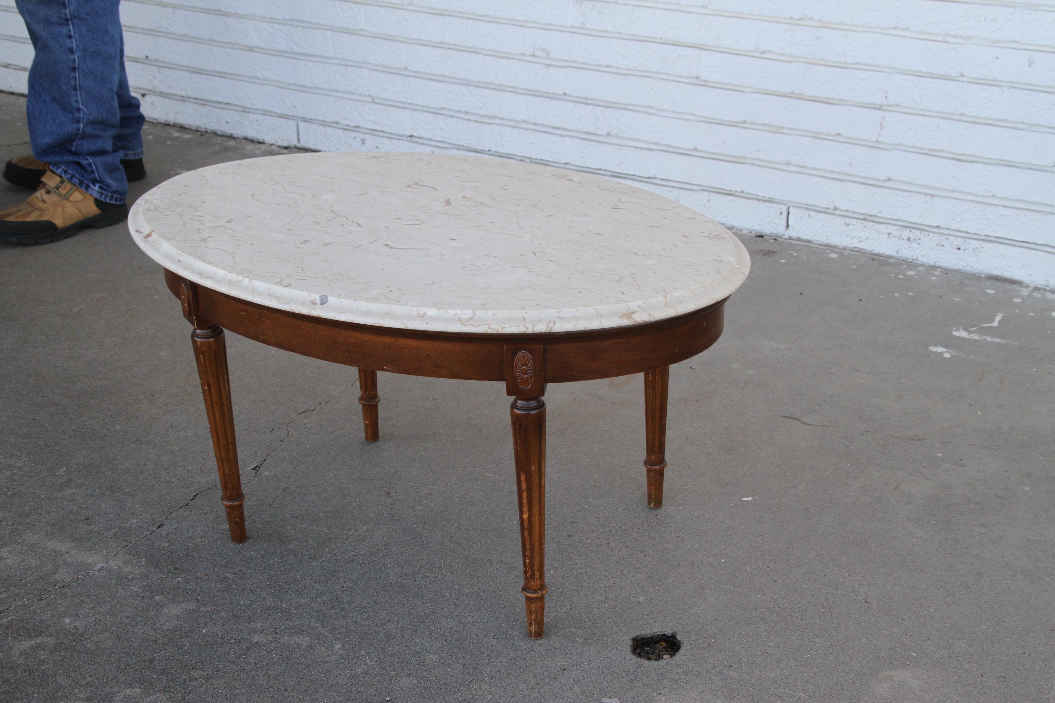 Federal Style Marble Coffee Table In Good Condition For Sale In Pasadena, TX