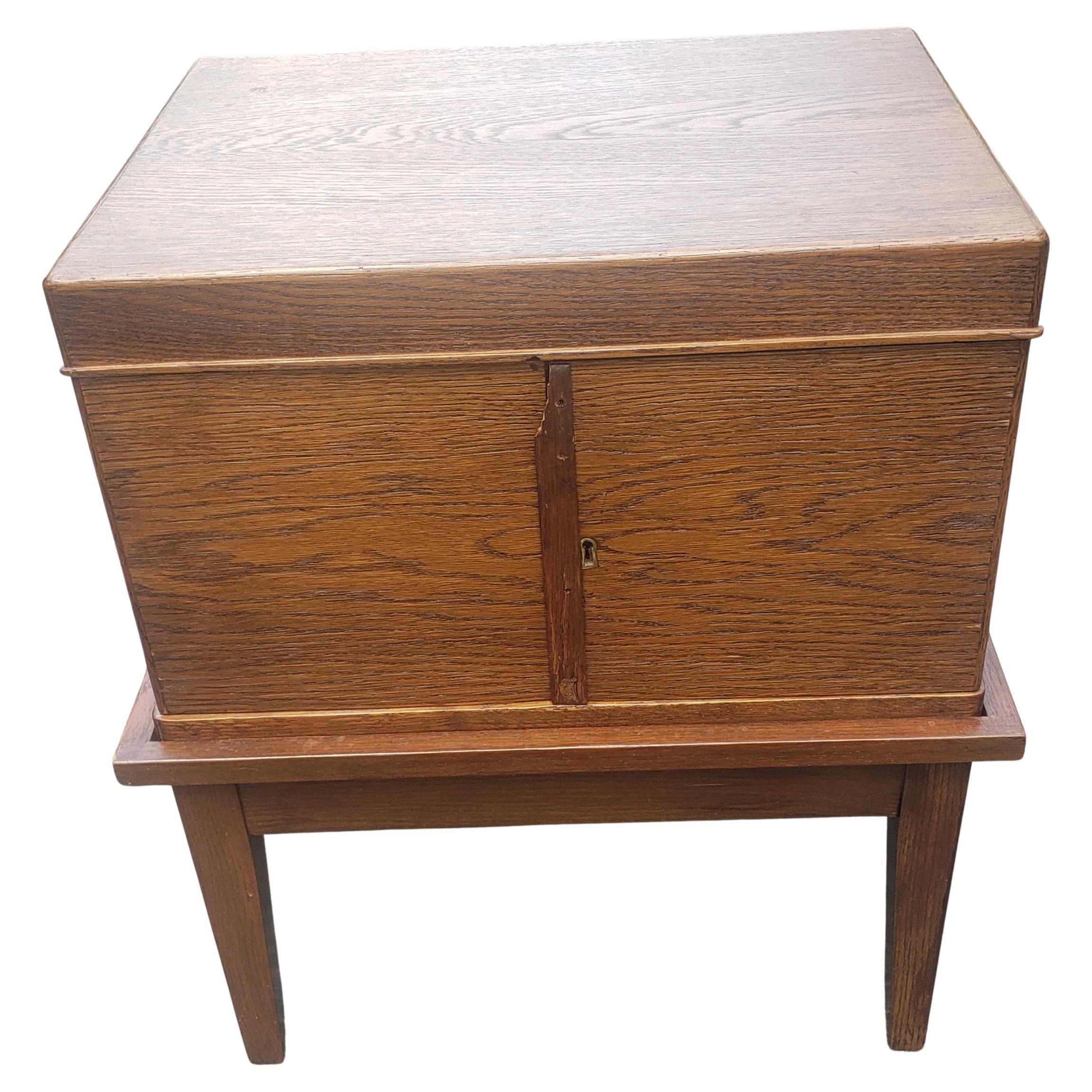 Federal Style Oak Silver Chest on Stand, circa 1920s For Sale 1