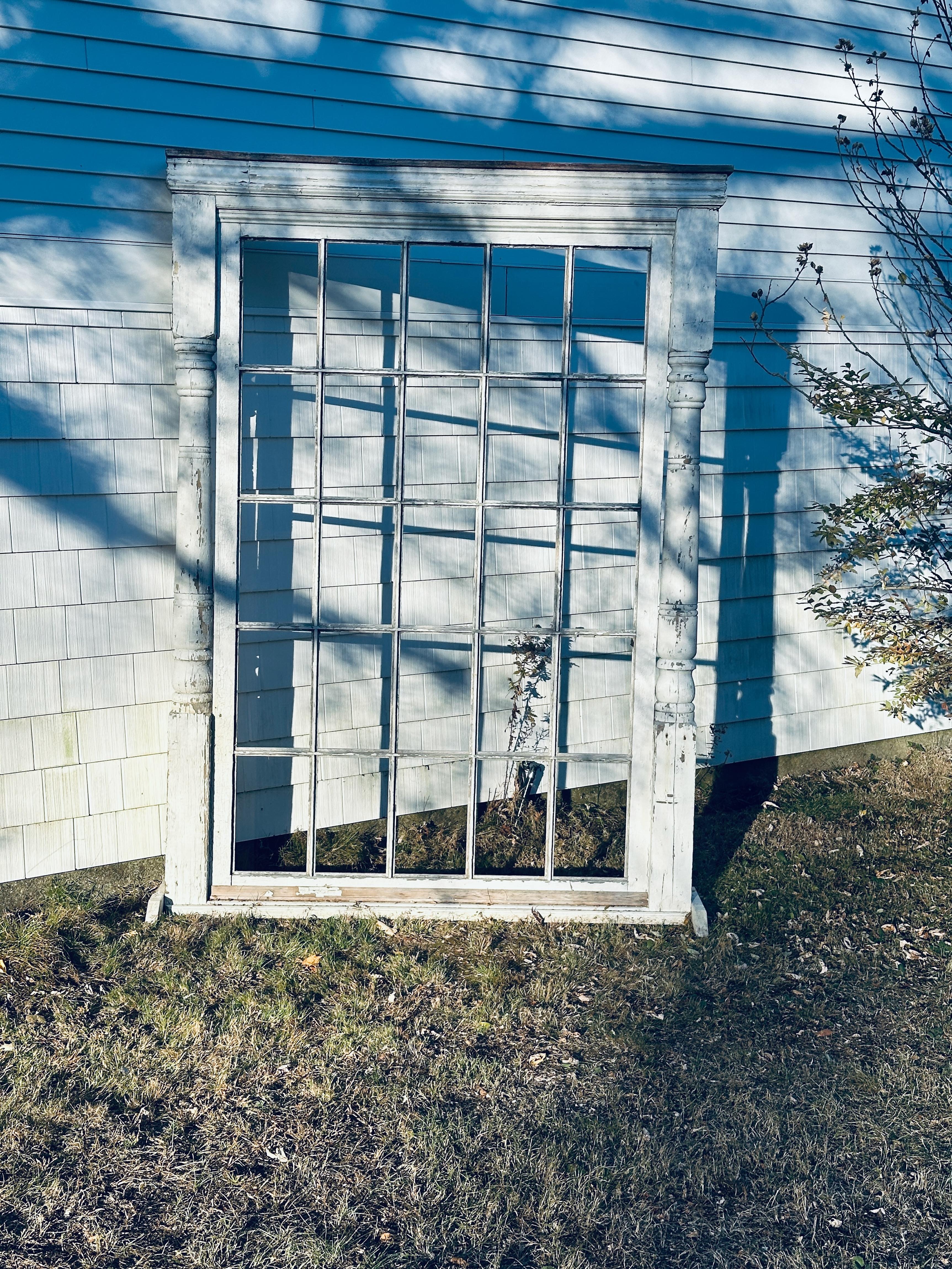Américain Éléments architecturaux surdimensionnés de style fédéral comme treillis de jardin - L'un des quatre en vente