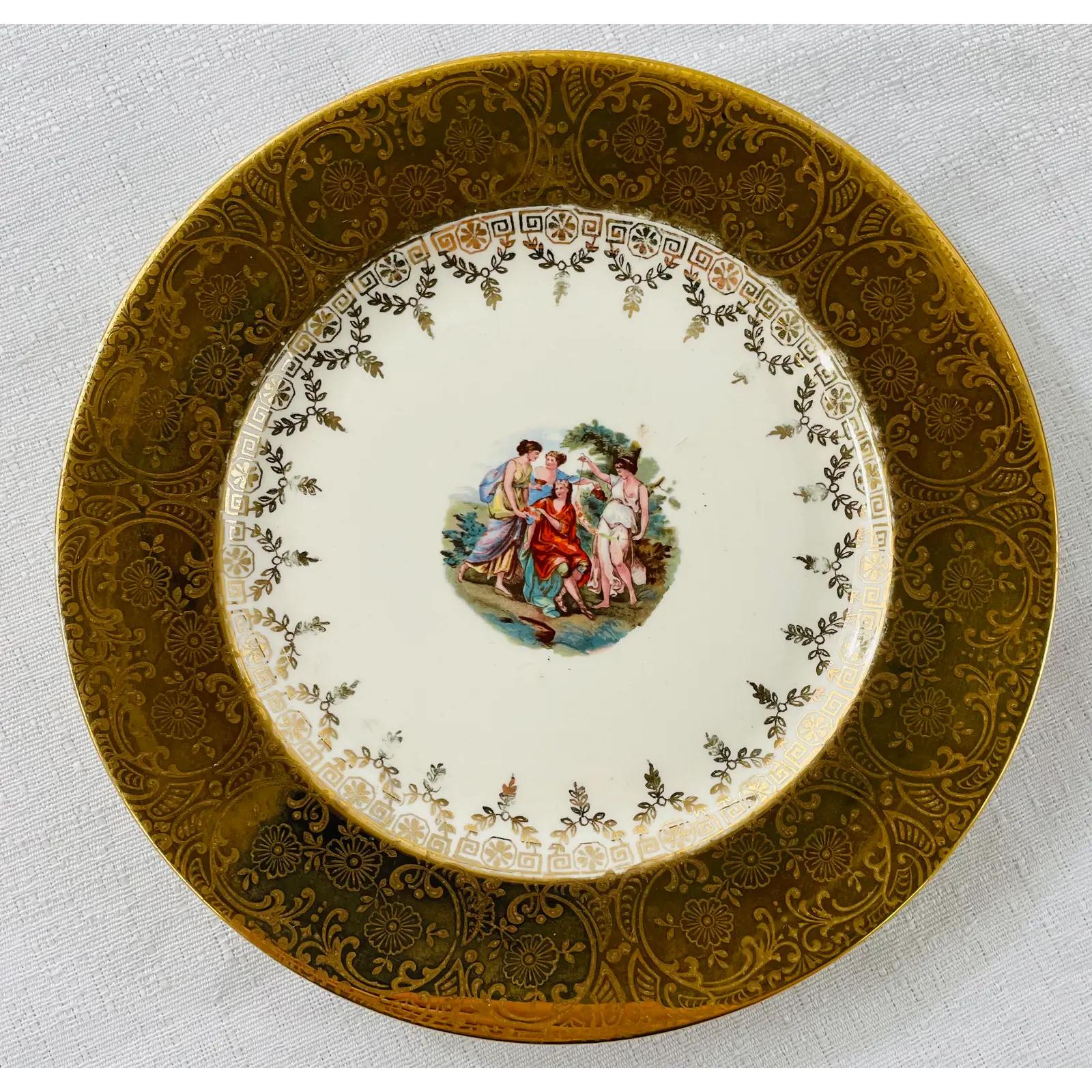 A  Classique américain  Ensemble de 6 assiettes à dîner vintage Sabin Crest-O-Gold 22K Gold Trim, de style Feder.  Utilisées pour servir votre dessert préféré ou simplement pour afficher et décorer votre cuisine ou votre salon, les assiettes