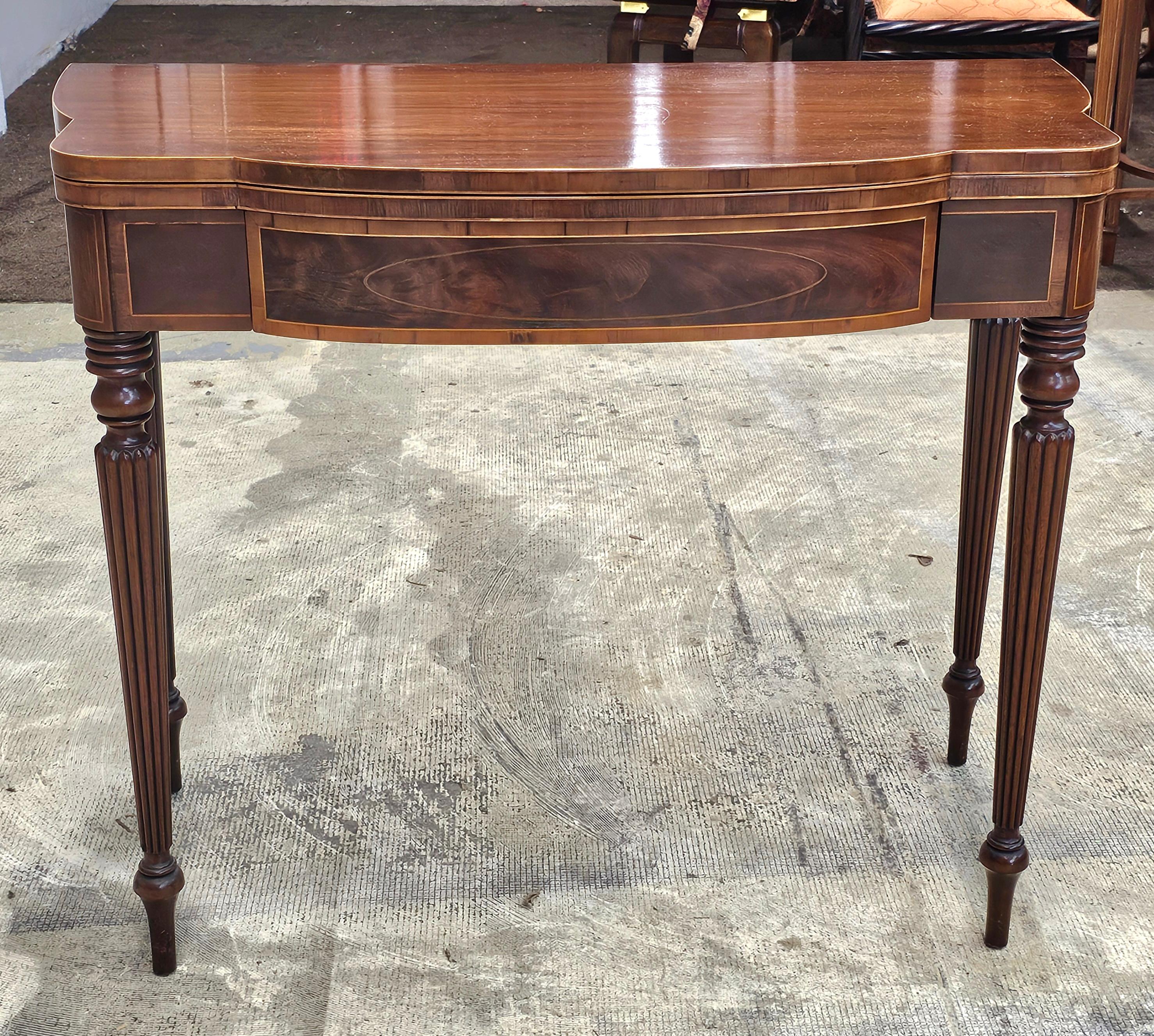 Eine exquisite Federal Style Satinwood Intarsien Mahagoni Fold Top Konsole Kartentisch
Maße 36