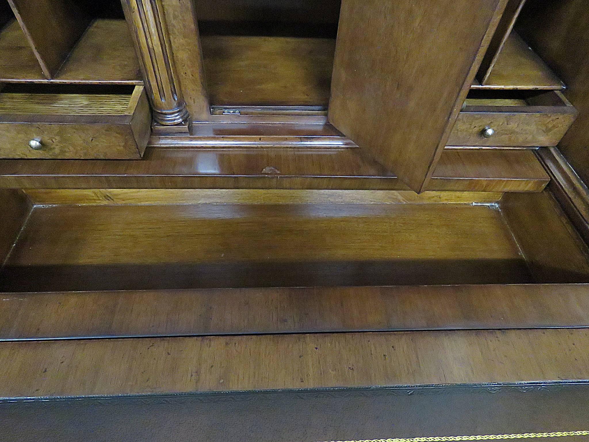 Federal Style Secretary Desk In Good Condition In Swedesboro, NJ