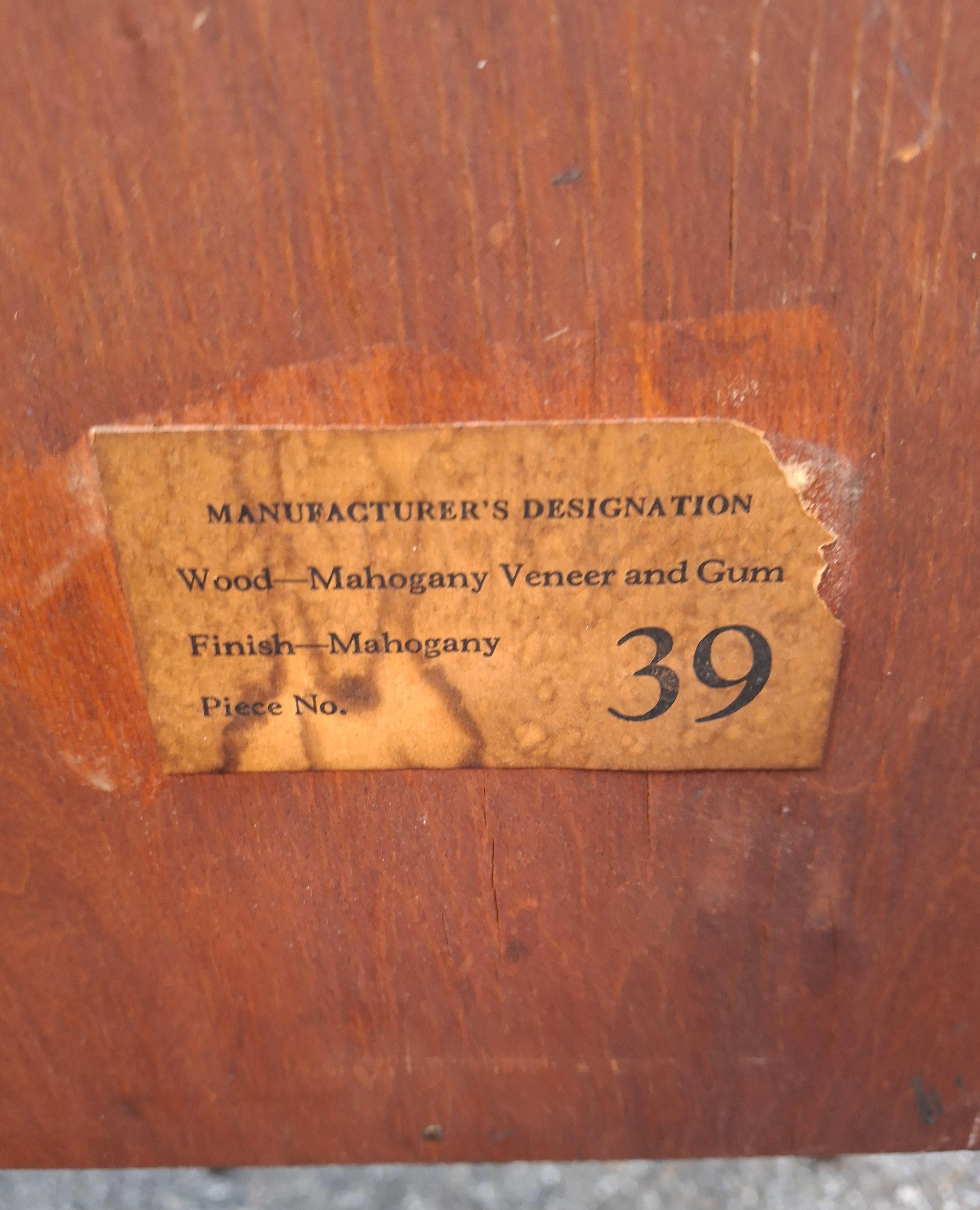 Federal Style Stained Mahogany Two-Drawer Side Table Nightstand, Circa 1940s in vendita 3