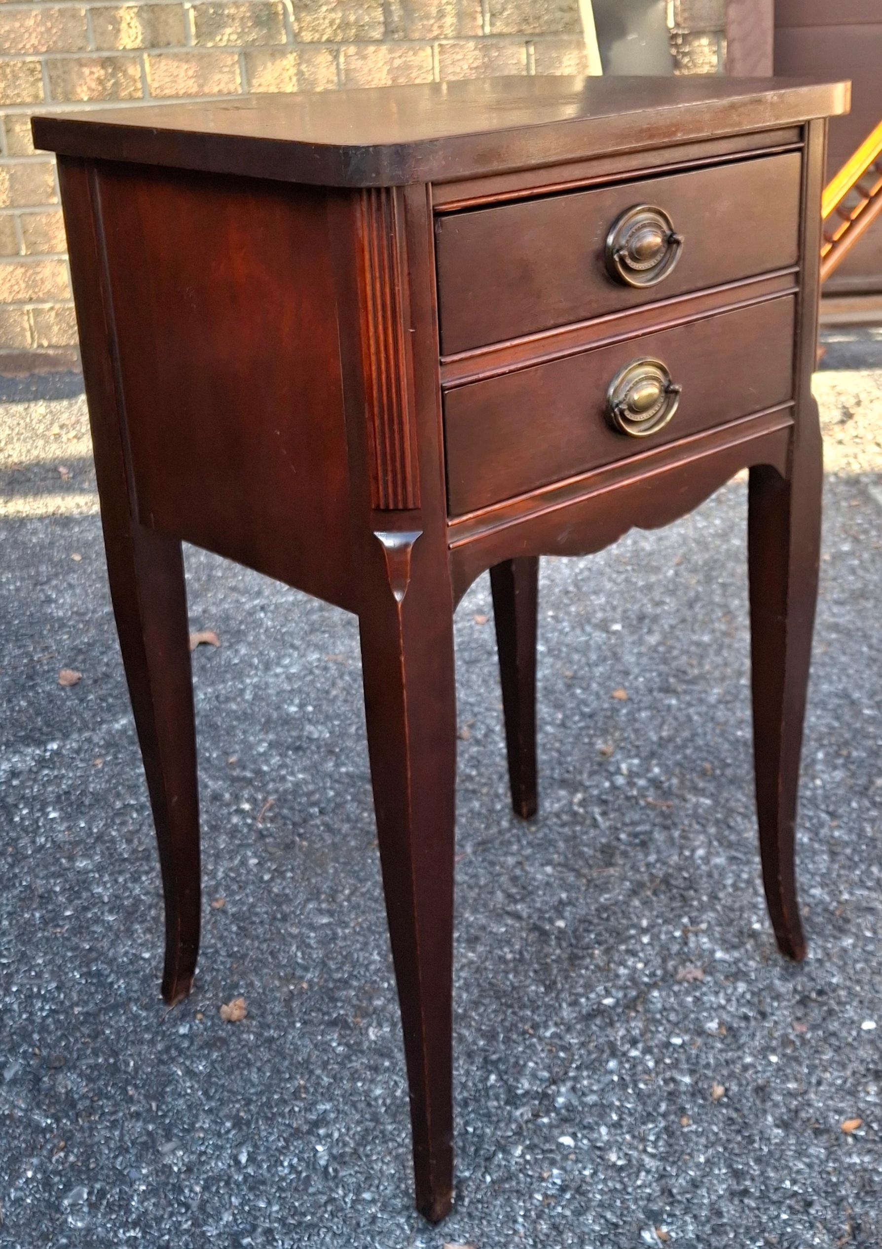 XX secolo Federal Style Stained Mahogany Two-Drawer Side Table Nightstand, Circa 1940s in vendita