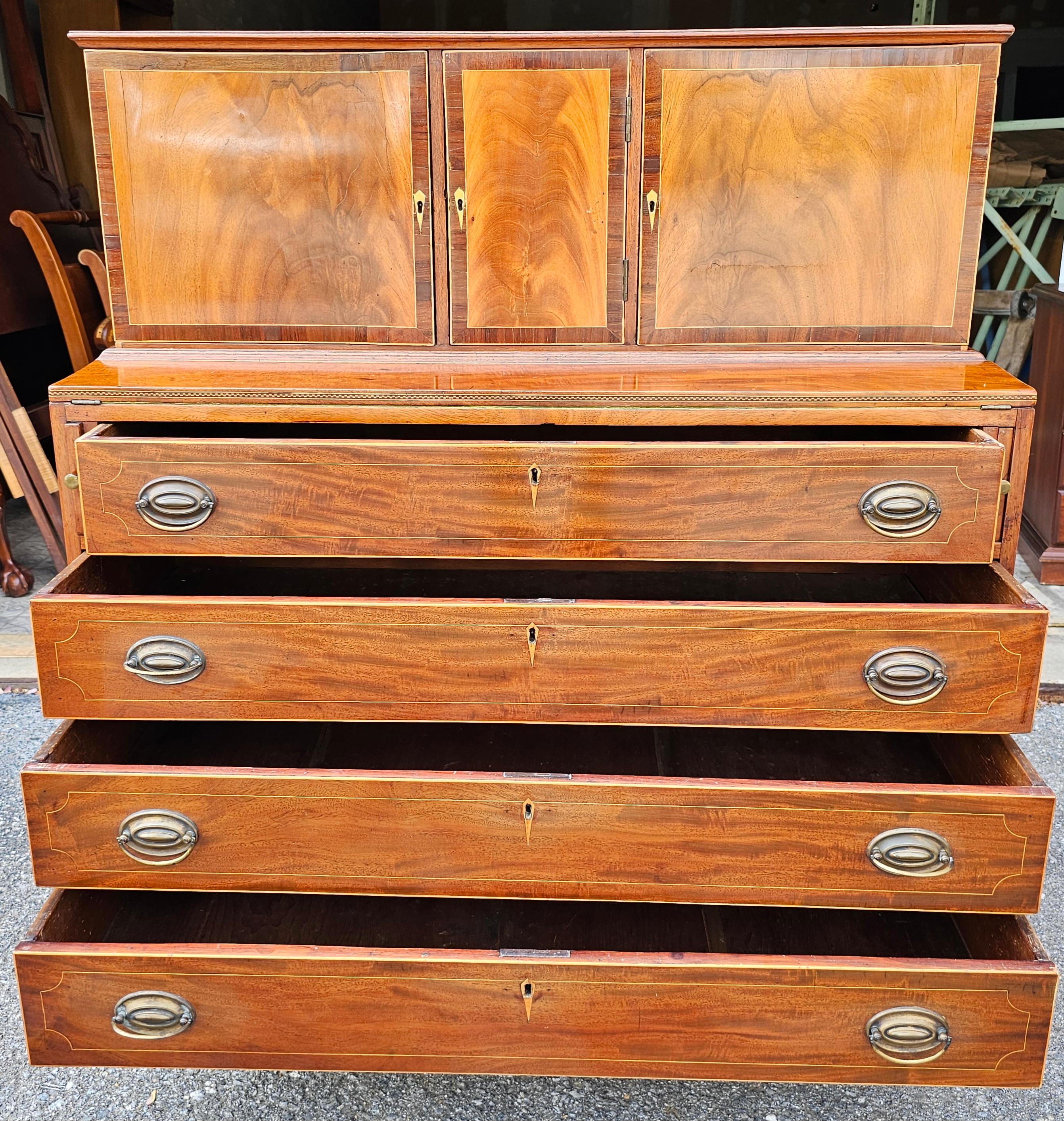 XX secolo Cassettiera in stile Feder in due parti in mogano satinato, circa 1900 in vendita