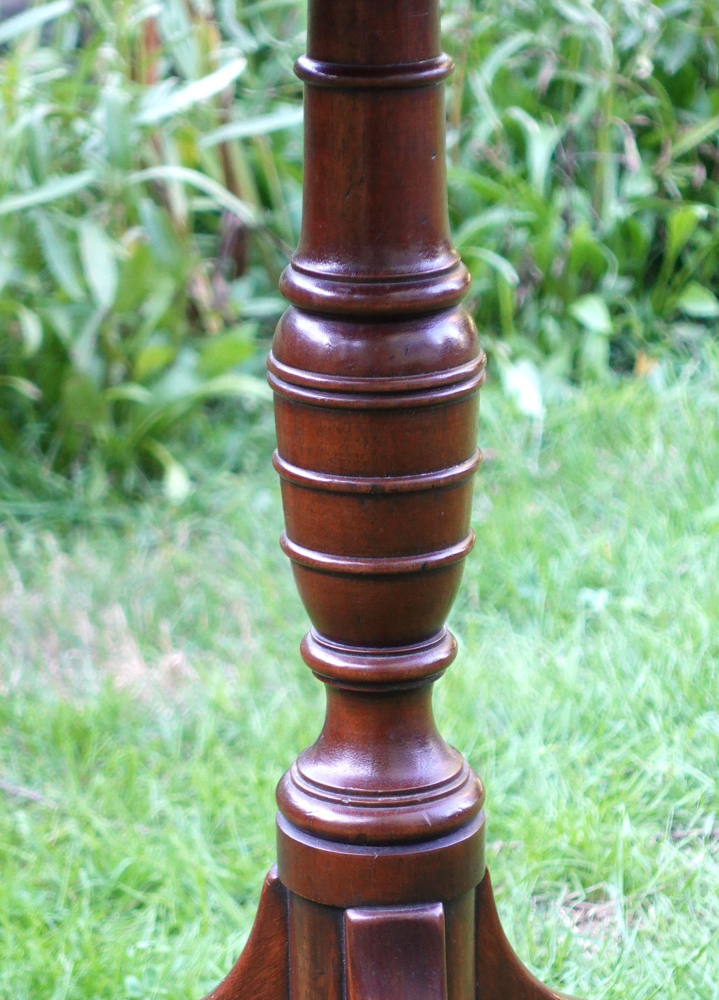 American Federal Style Walnut Tilt-Top Candlestand For Sale