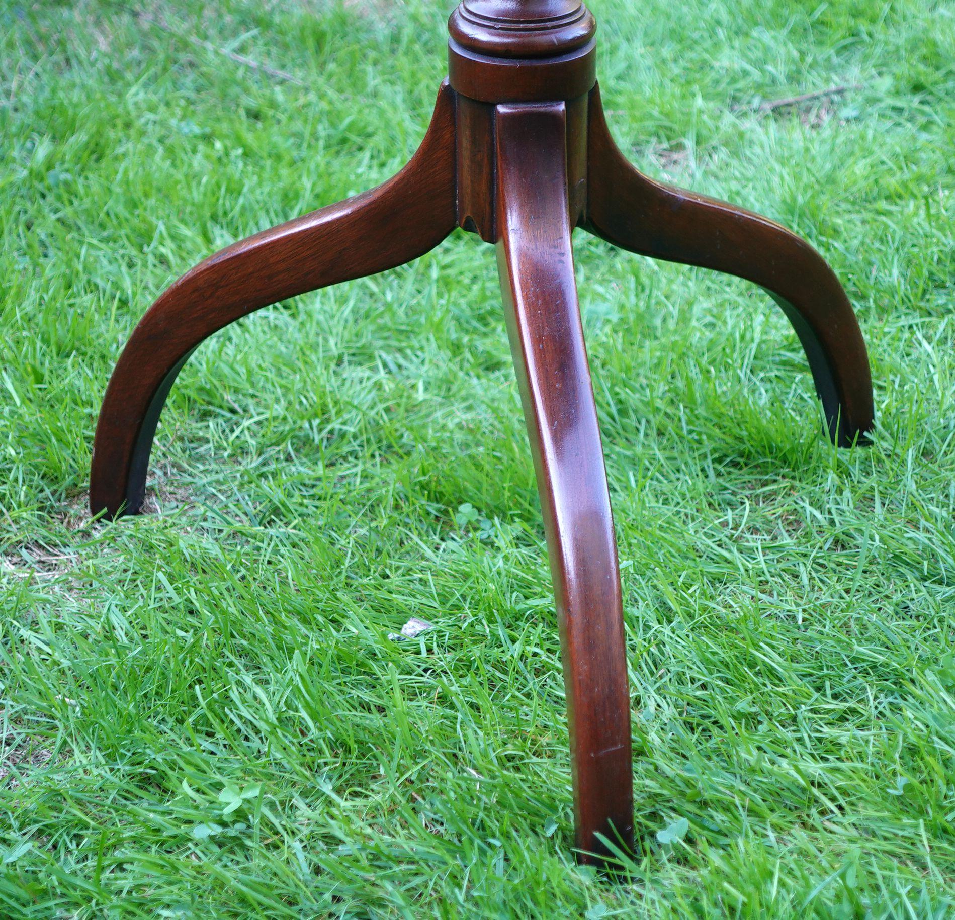Hand-Carved Federal Style Walnut Tilt-Top Candlestand For Sale
