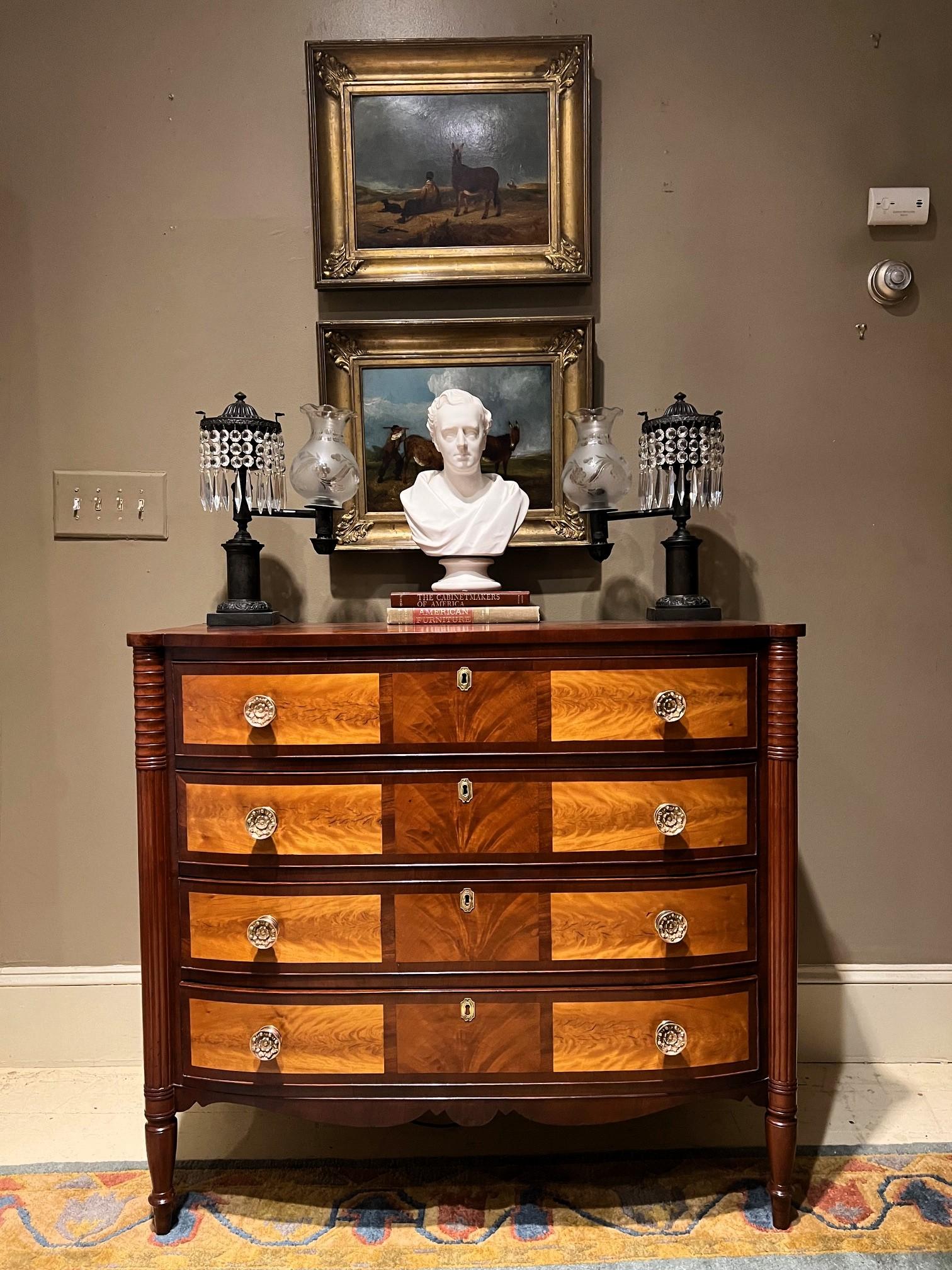Federal Swell-Front 4-Drawer Chest, New England, Circa:1810 In Good Condition In Alexandria, VA