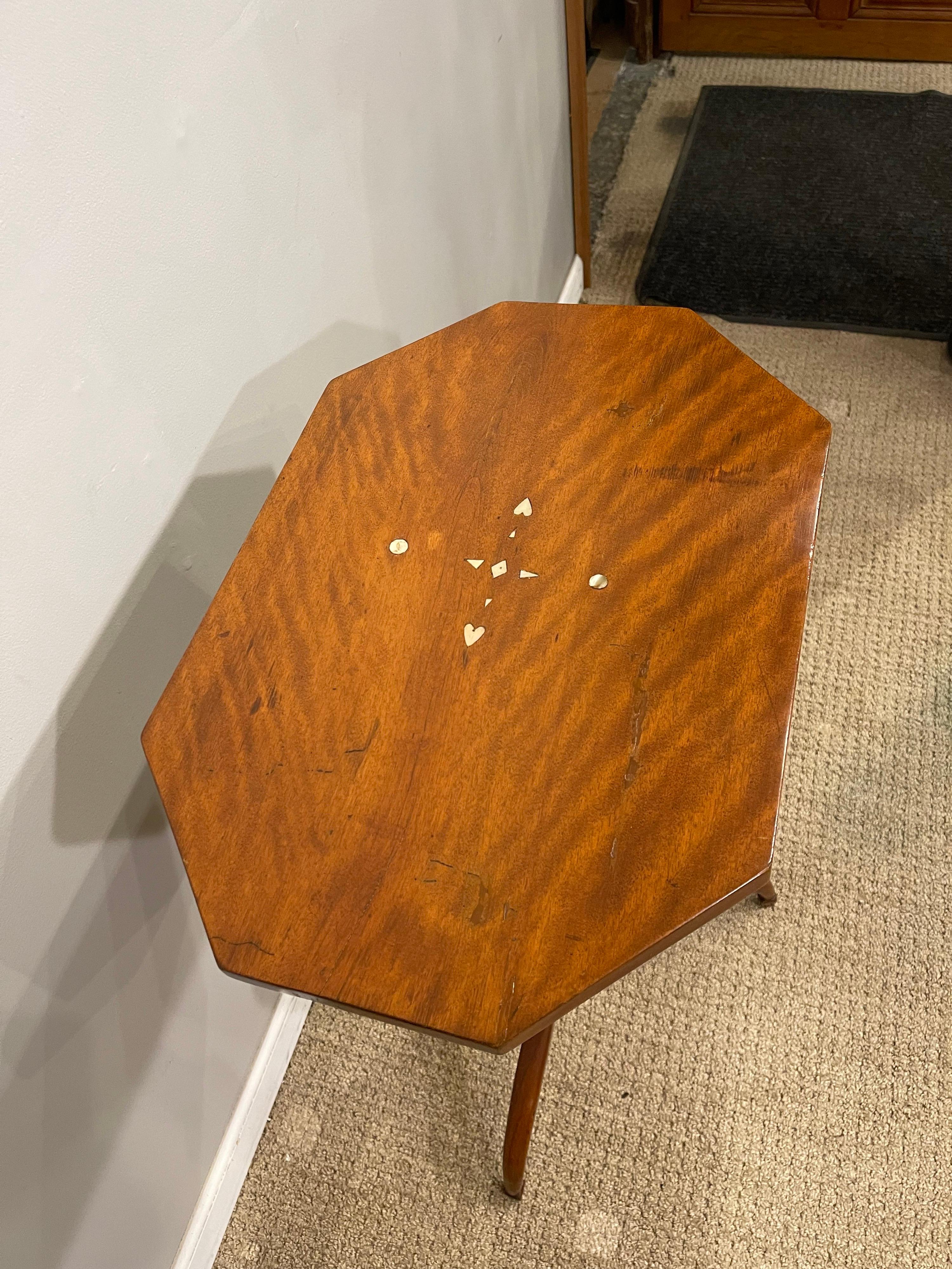 Federal Tiger Maple Tripod Table, American, Early 19th Century For Sale 5
