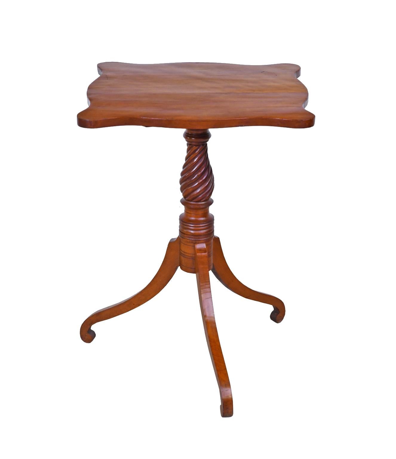 Turned Federal Tilt-Top Tripod Candlestand/Table in Cherrywood, New England, circa 1810 For Sale