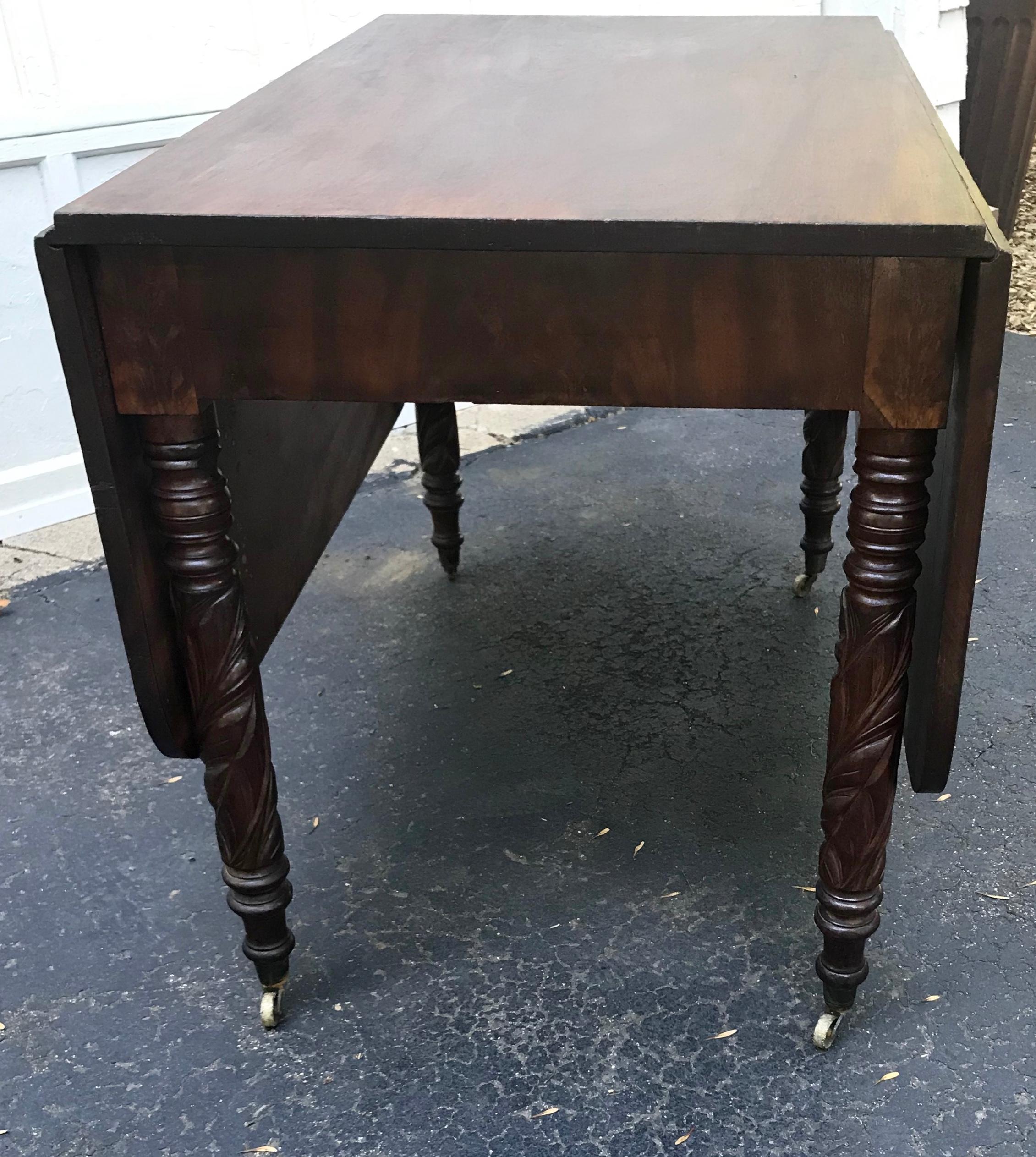 American Federal Tobacco Leaf Carved Leg Table For Sale