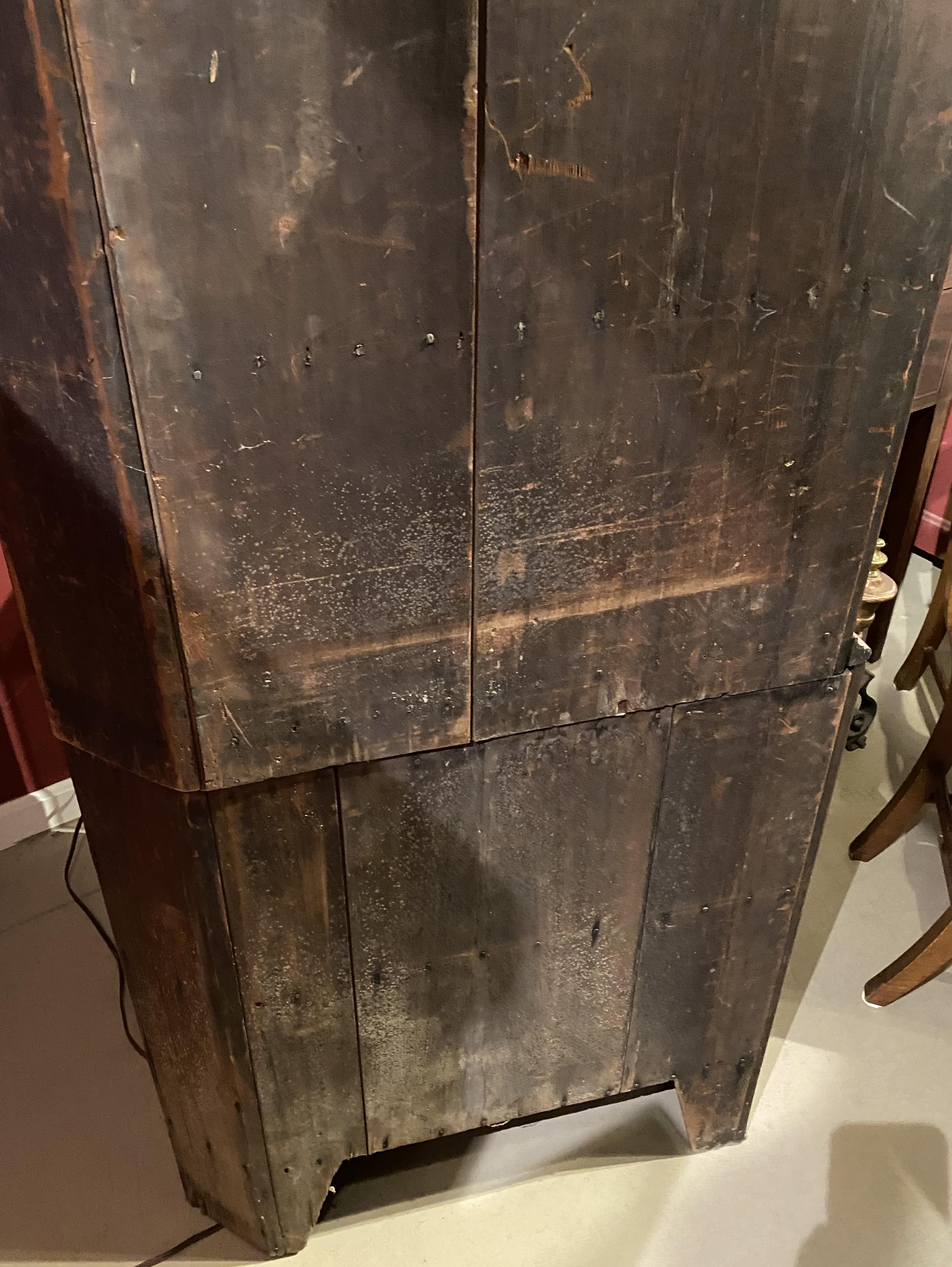 Federal Two Part Cherry Corner Cupboard circa 1820 For Sale 4