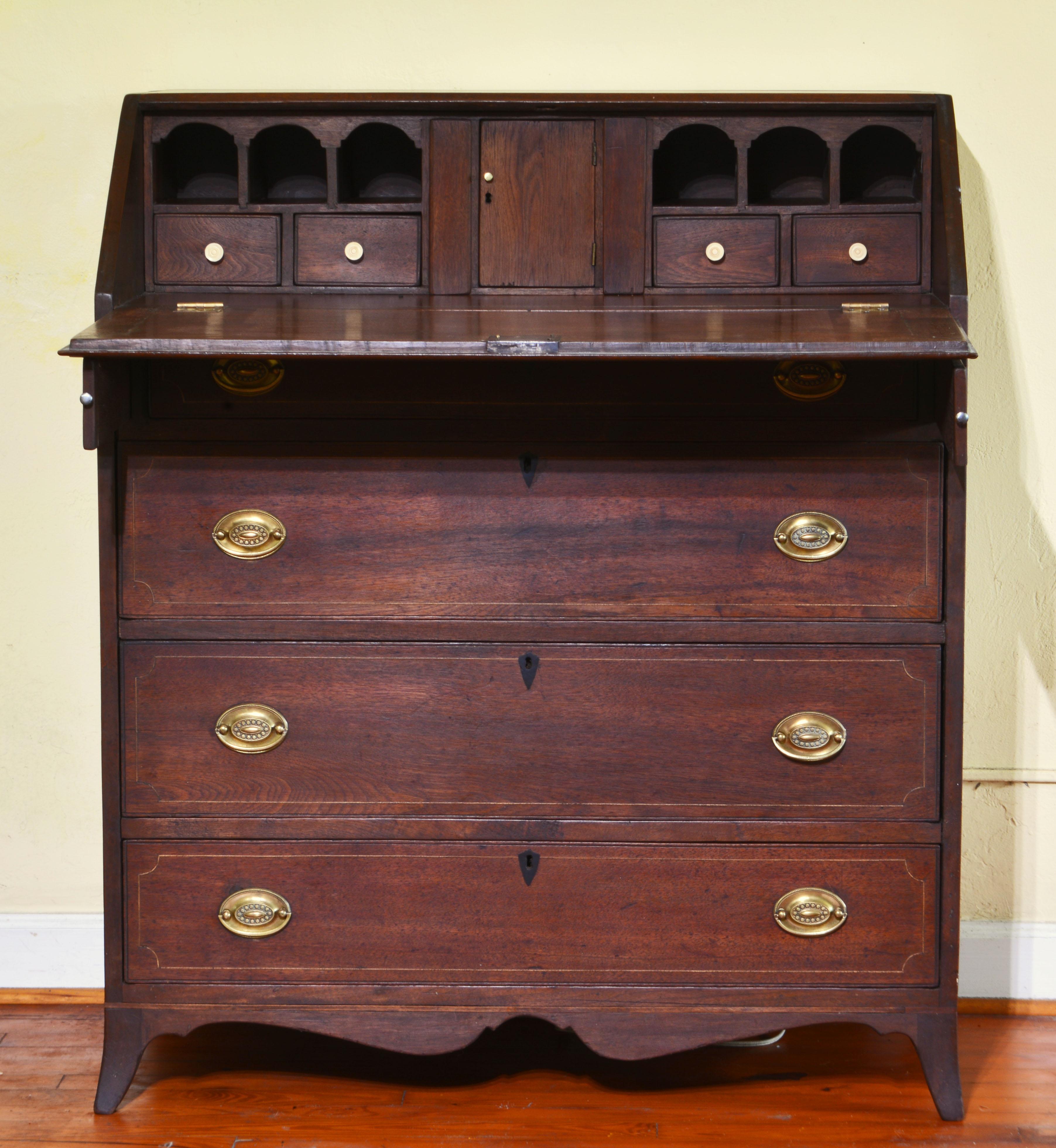American Southern Federal Walnut Slant Front Desk, Piedmont Region Virginia 1800-1820