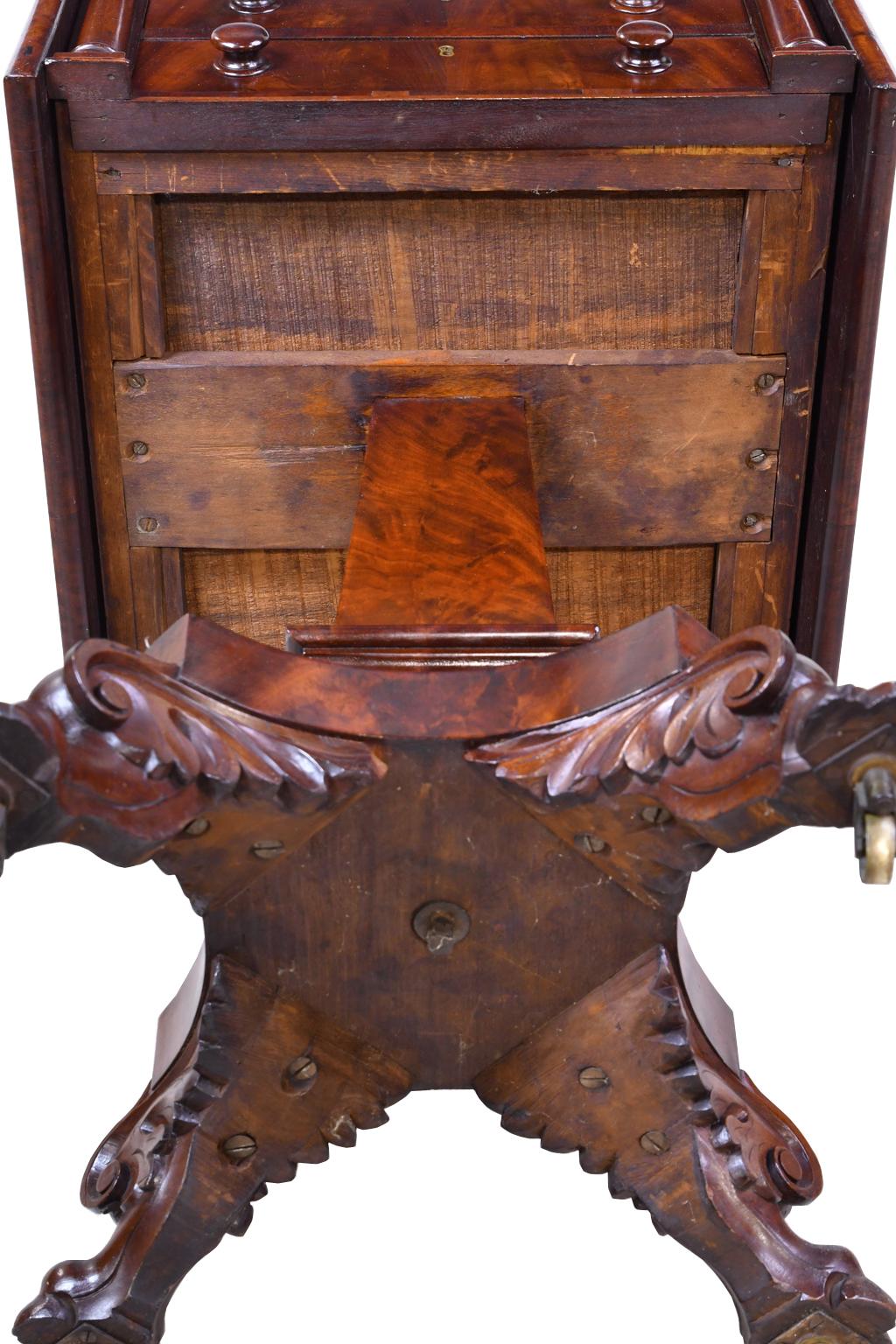 Antique Federal Mahogany Work Table/ Nightstand Attributed to Isaac Vose, Boston For Sale 5