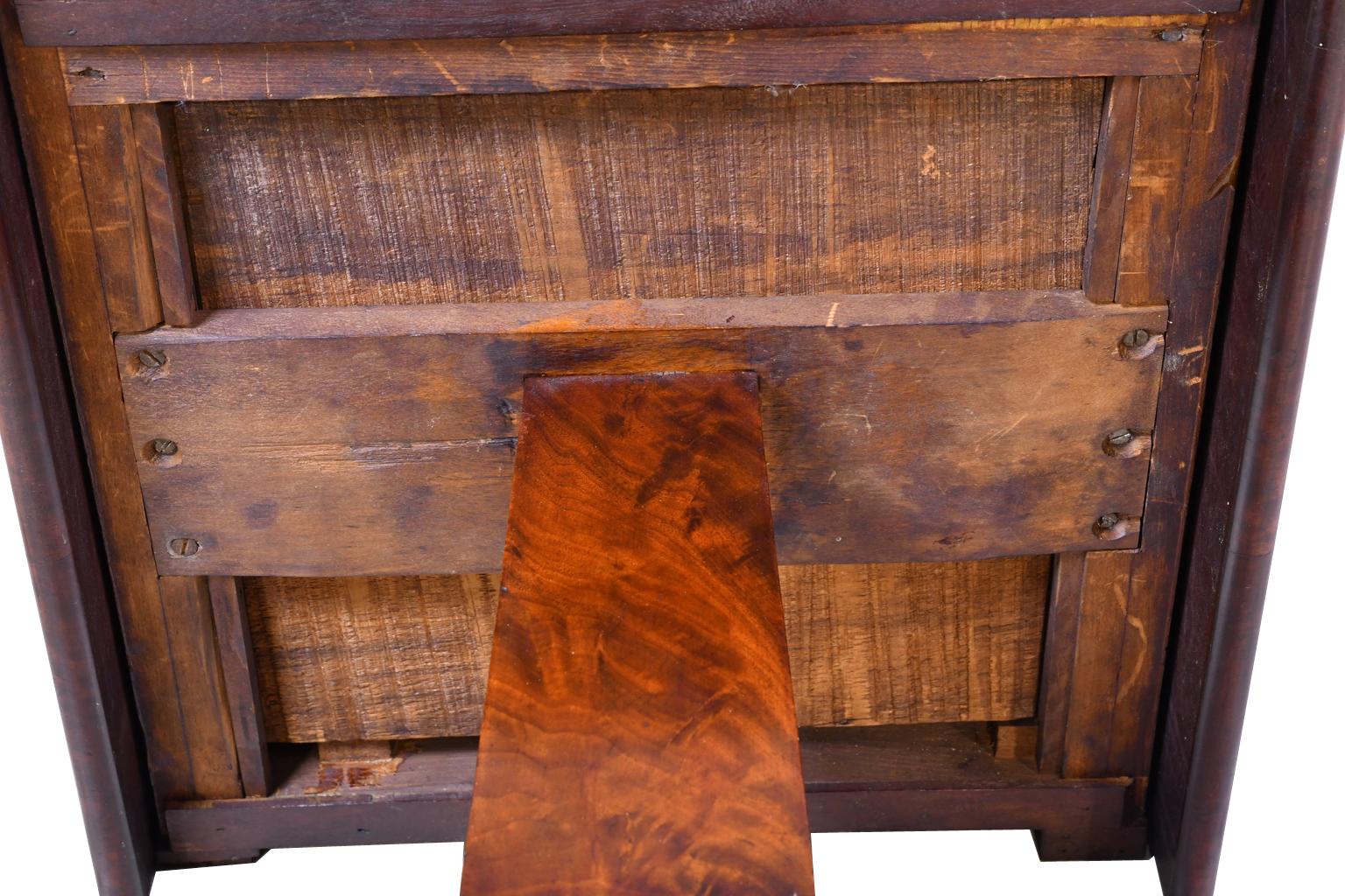 Antiker Federal-Mahagoni-Arbeitstisch/Nachttisch aus Mahagoni, Isaac Vose zugeschrieben, Boston im Angebot 9
