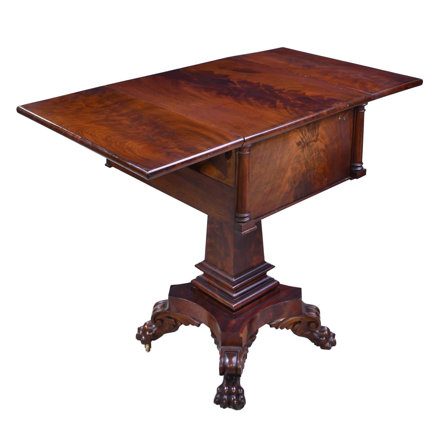 Early 19th Century Antique Federal Mahogany Work Table/ Nightstand Attributed to Isaac Vose, Boston For Sale