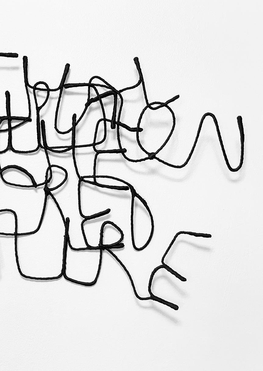 Wandskulptur aus Faser: „Nature“ (Grau), Figurative Sculpture, von  Federica Patera and Andrea Sbra Pereg