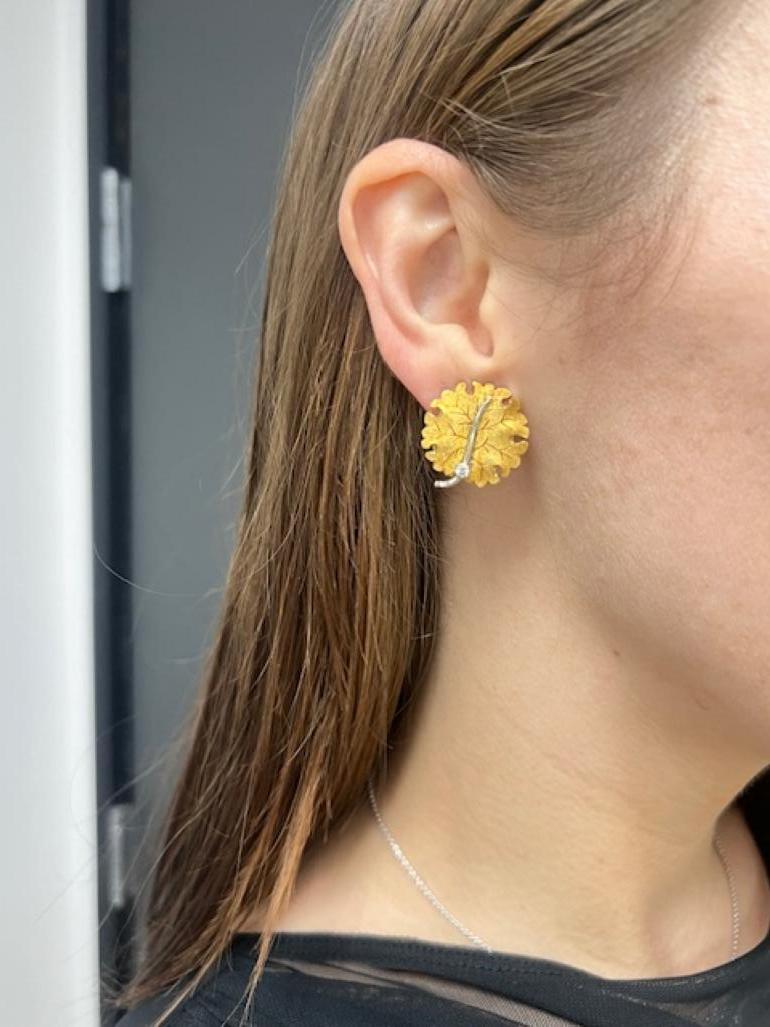 Federico Buccellati Leaf Design Gold Diamond Earrings Estate Jewelry In Excellent Condition In Beverly Hills, CA