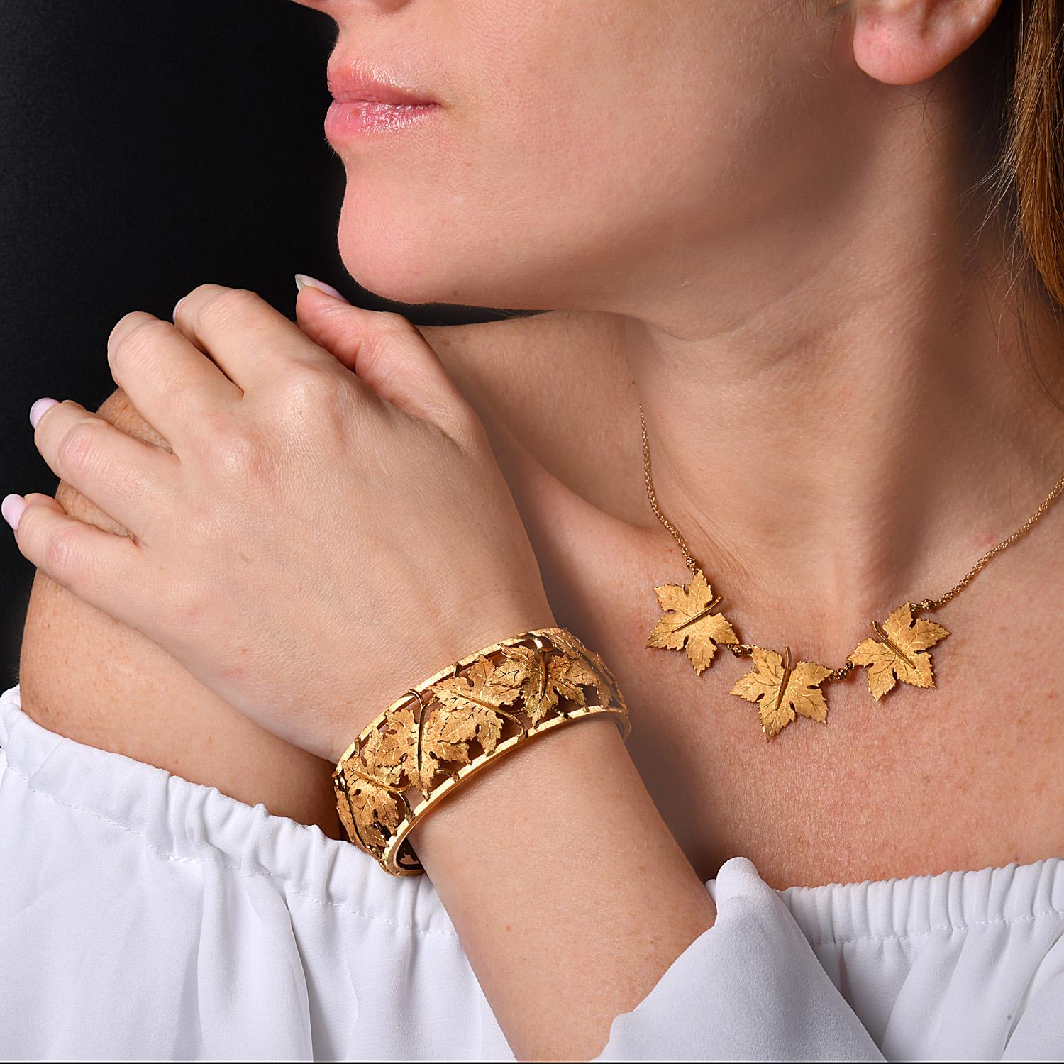 Donna Federico Buccellati Bracciale vintage con foglia d'acero in oro 18 carati in vendita