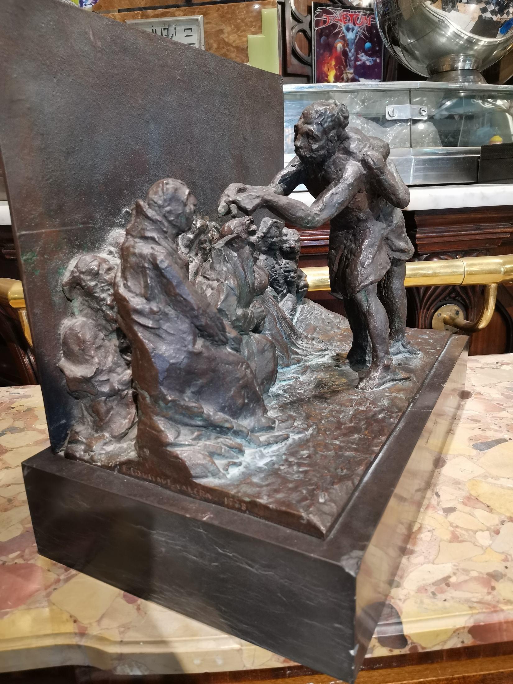Bronze nach einem Stich von Goya. Hergestellt im Jahr 1978 von Federico Coullaut Valera.
Maße: 43 x 50 x 28 Cm
Guter Zustand.