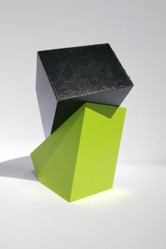 Geometrías espaciales en negro y verde