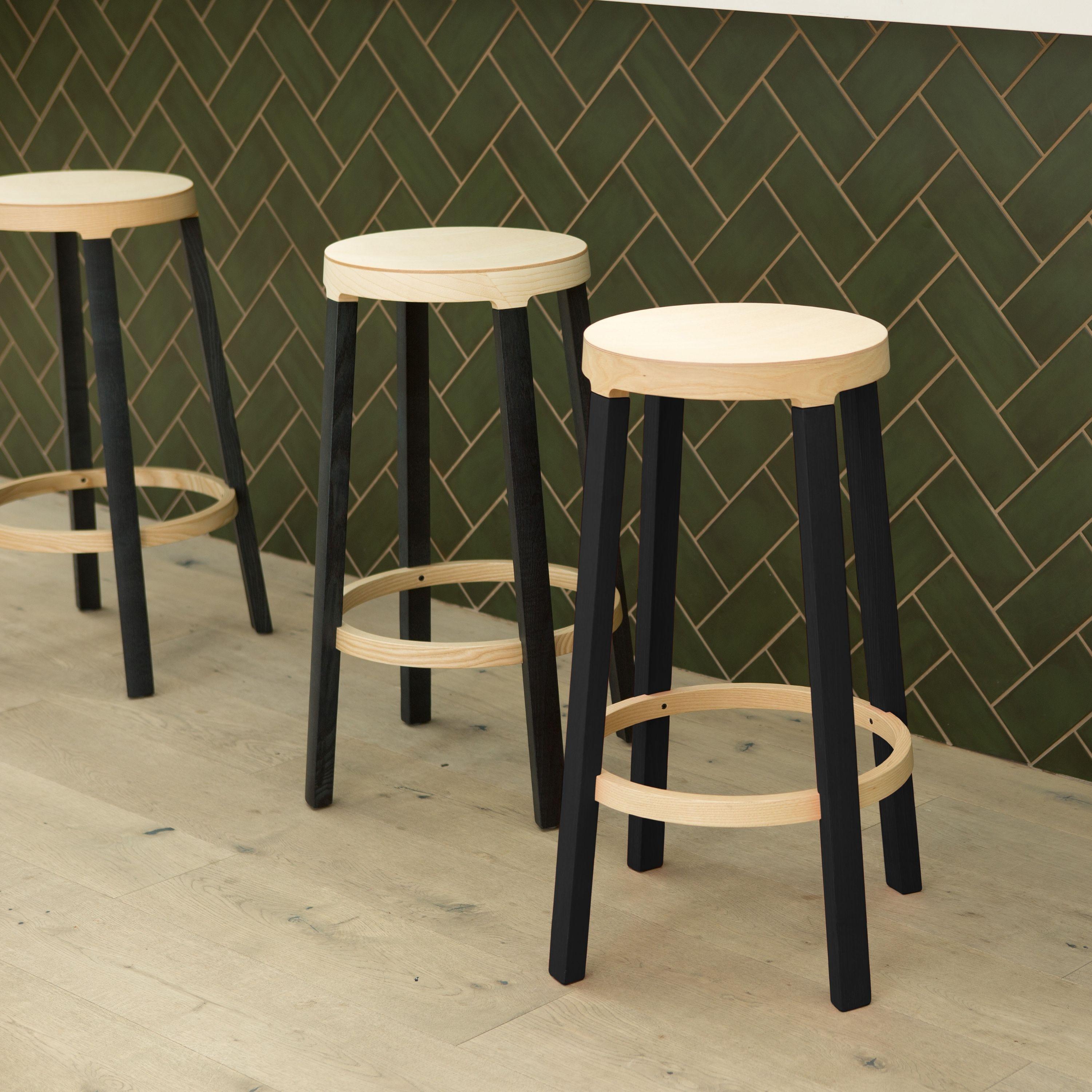 Moderne Tabouret 'Step' de Federico Gregorutti en Wood Wood pour Established & Sons en vente