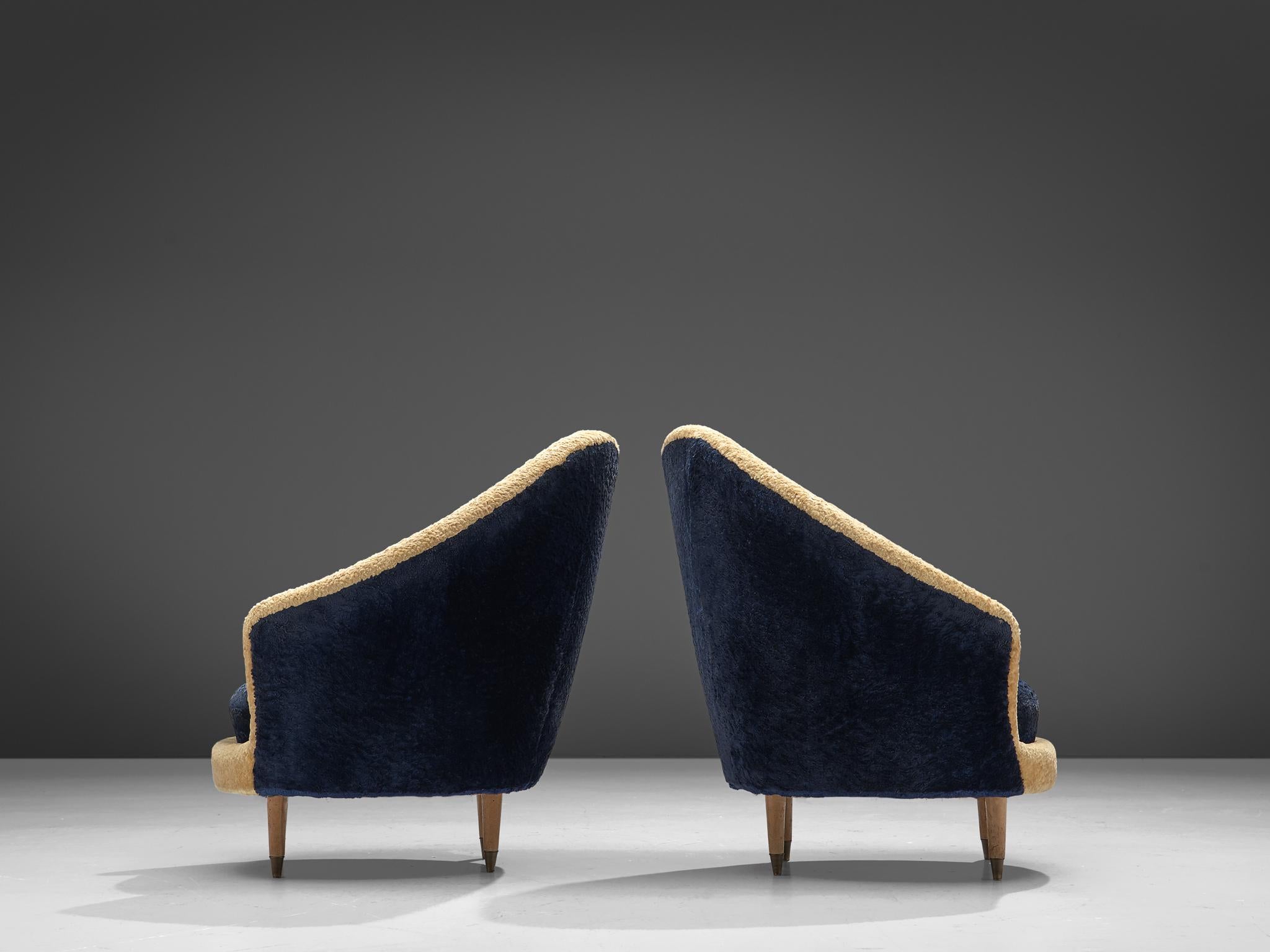 Federico Munari Armchairs in Beige and Blue Teddy In Good Condition In Waalwijk, NL