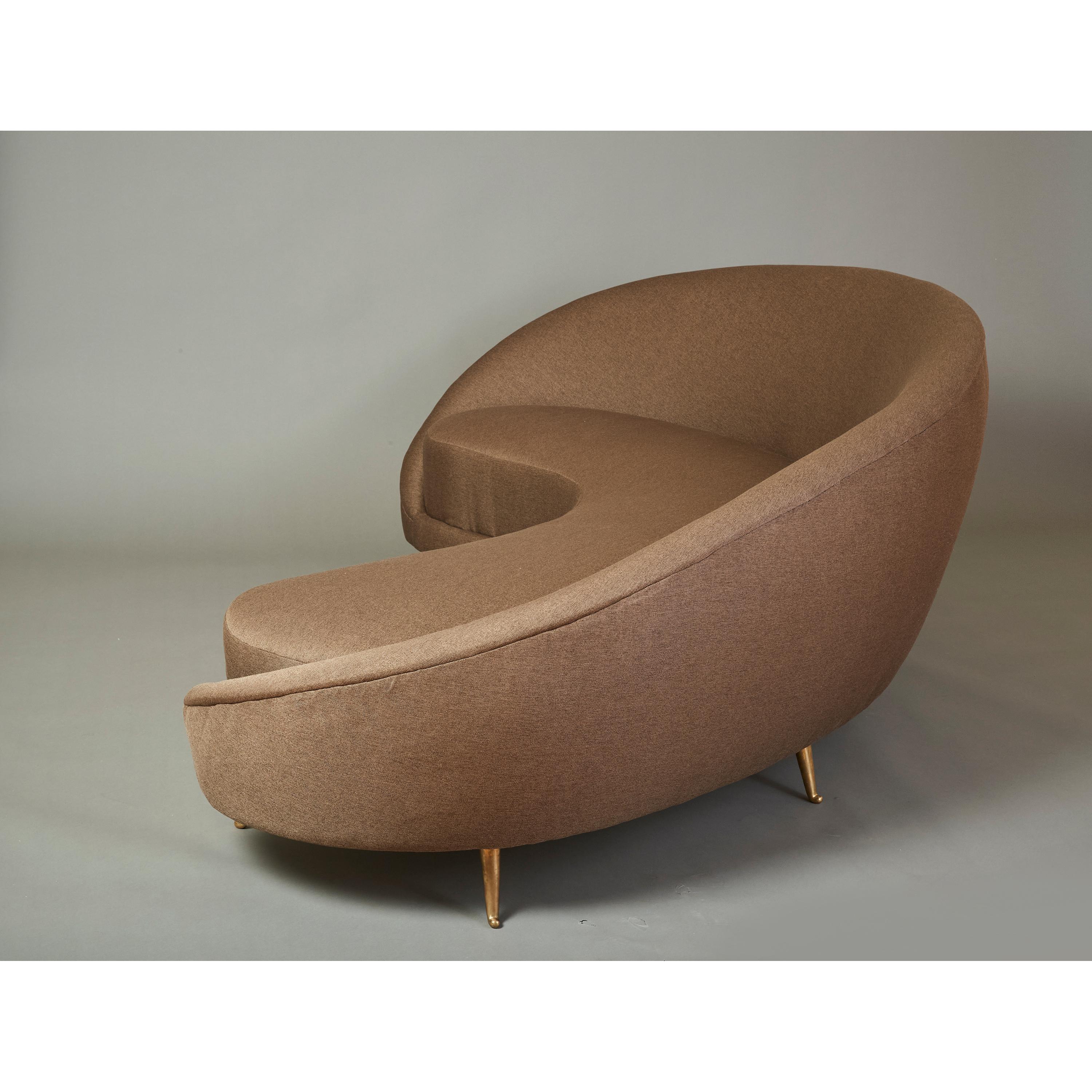 Mid-20th Century Federico Munari Curved Boomerang Sofa with Polished Brass Legs, Italy 1950's For Sale