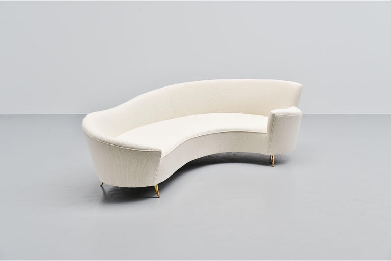 Mid-Century Modern Federico Munari Curved Lounge Sofa, Italy, 1960 For Sale