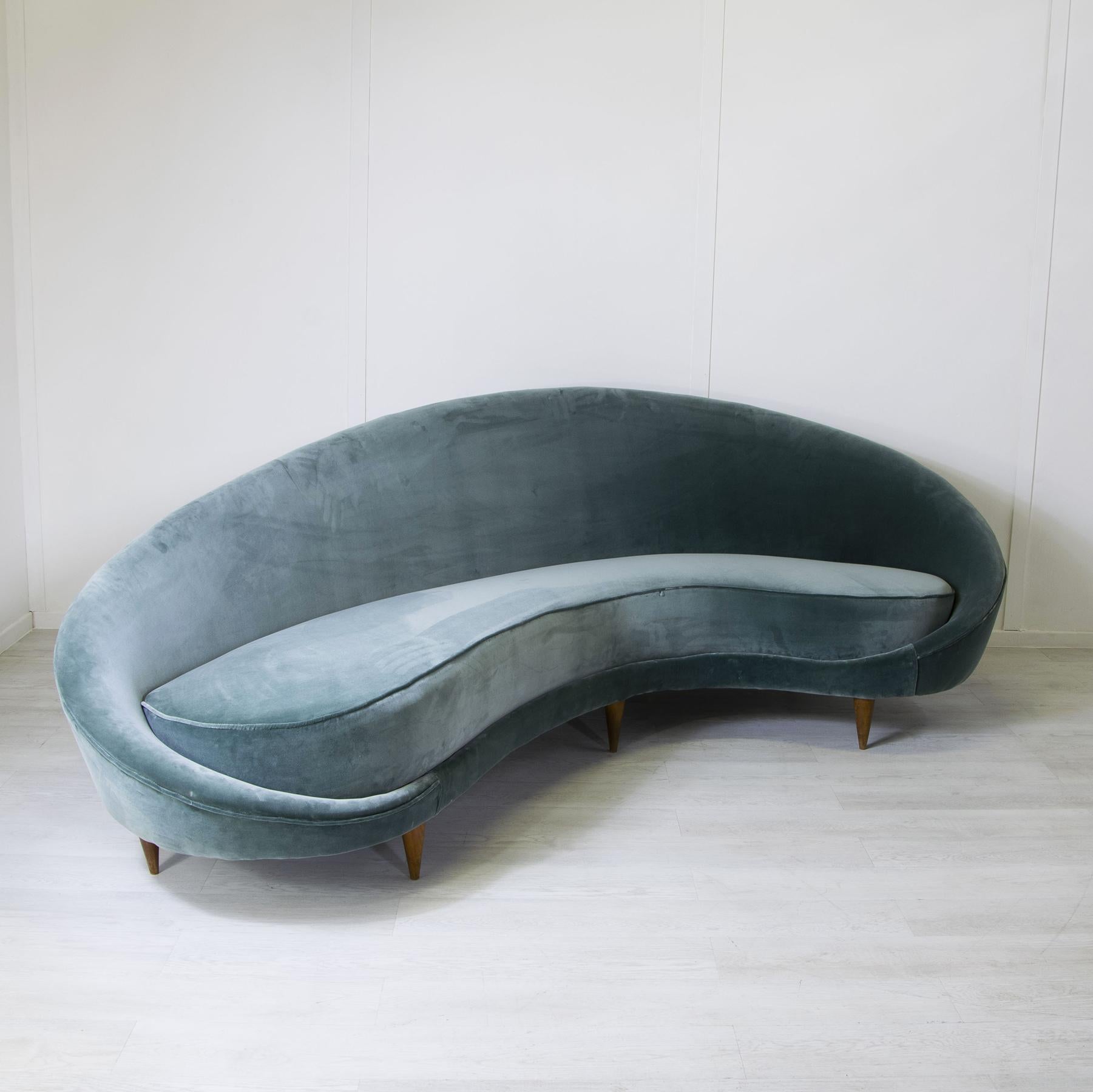 Federico Munari curved sofa 1950 3