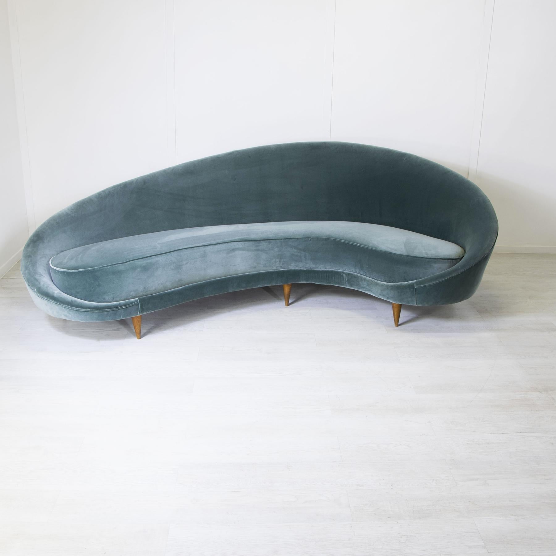 Mid-Century Modern Federico Munari curved sofa 1950
