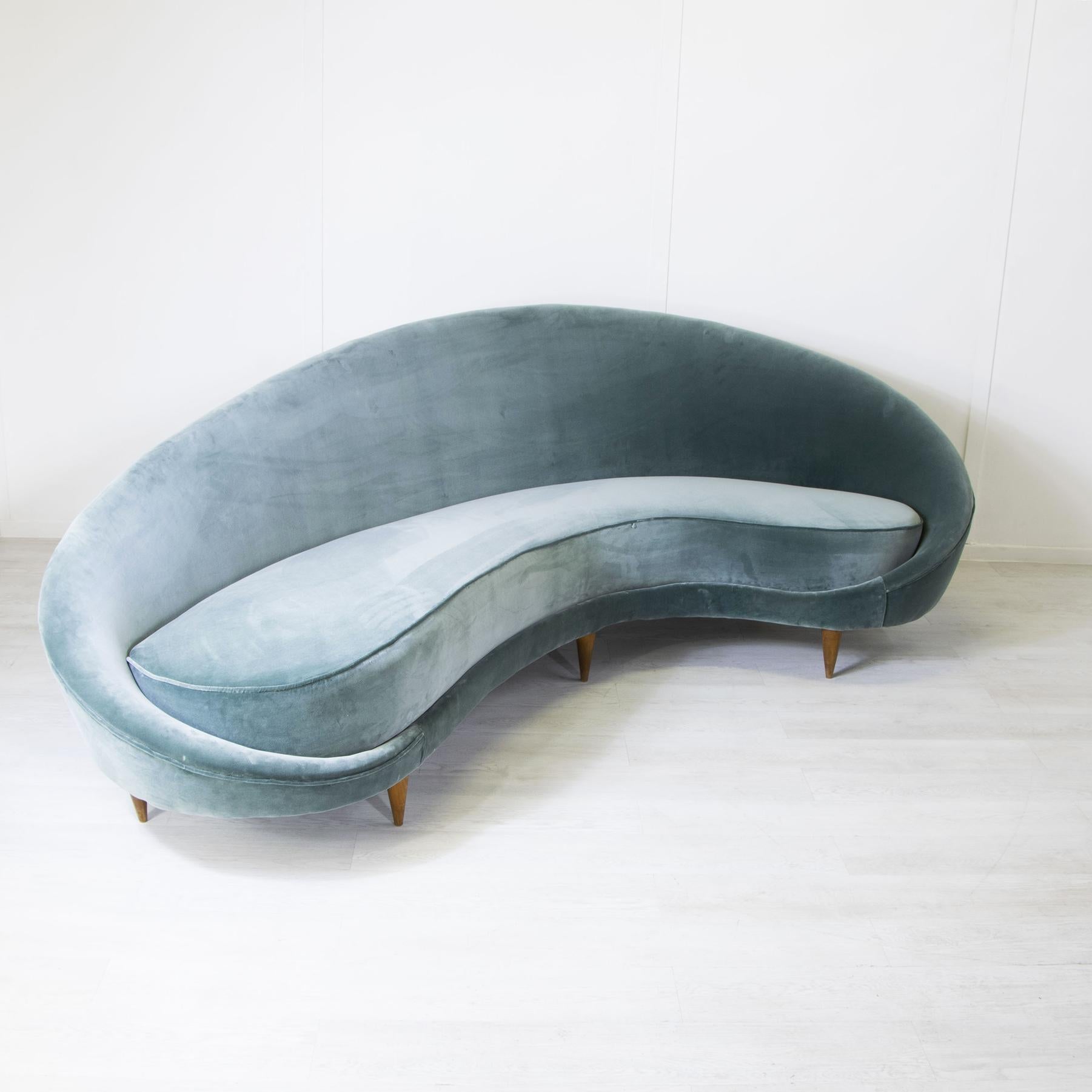 Federico Munari curved sofa 1950 In Good Condition In bari, IT