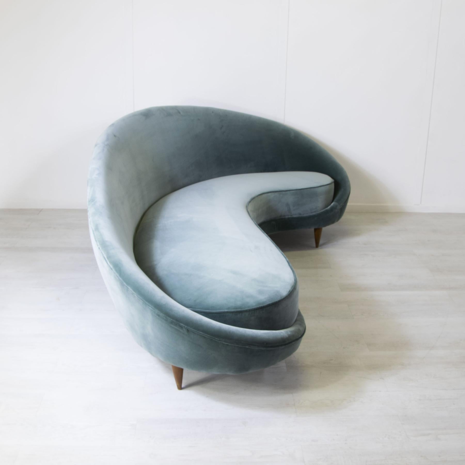 Mid-20th Century Federico Munari curved sofa 1950