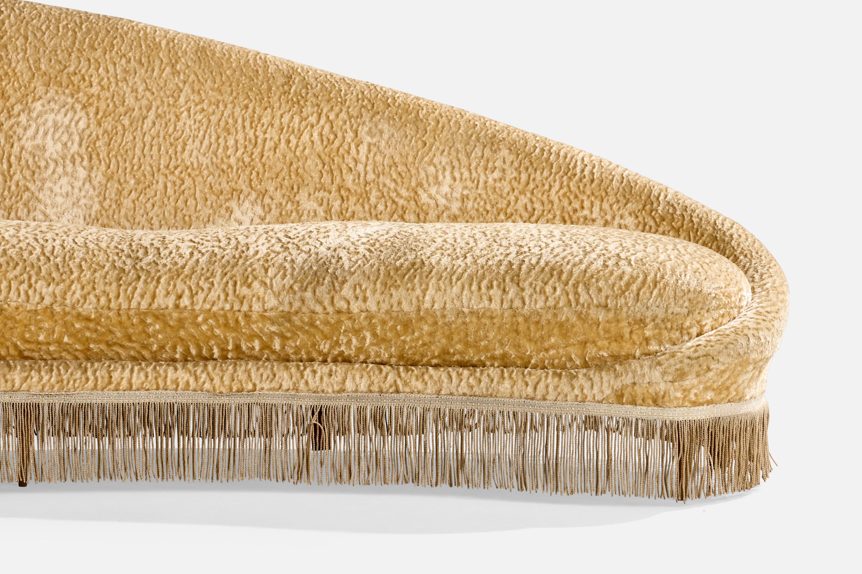 Mid-20th Century Federico Munari, Curved Sofa, Fabric, Brass, Italy, 1950s For Sale