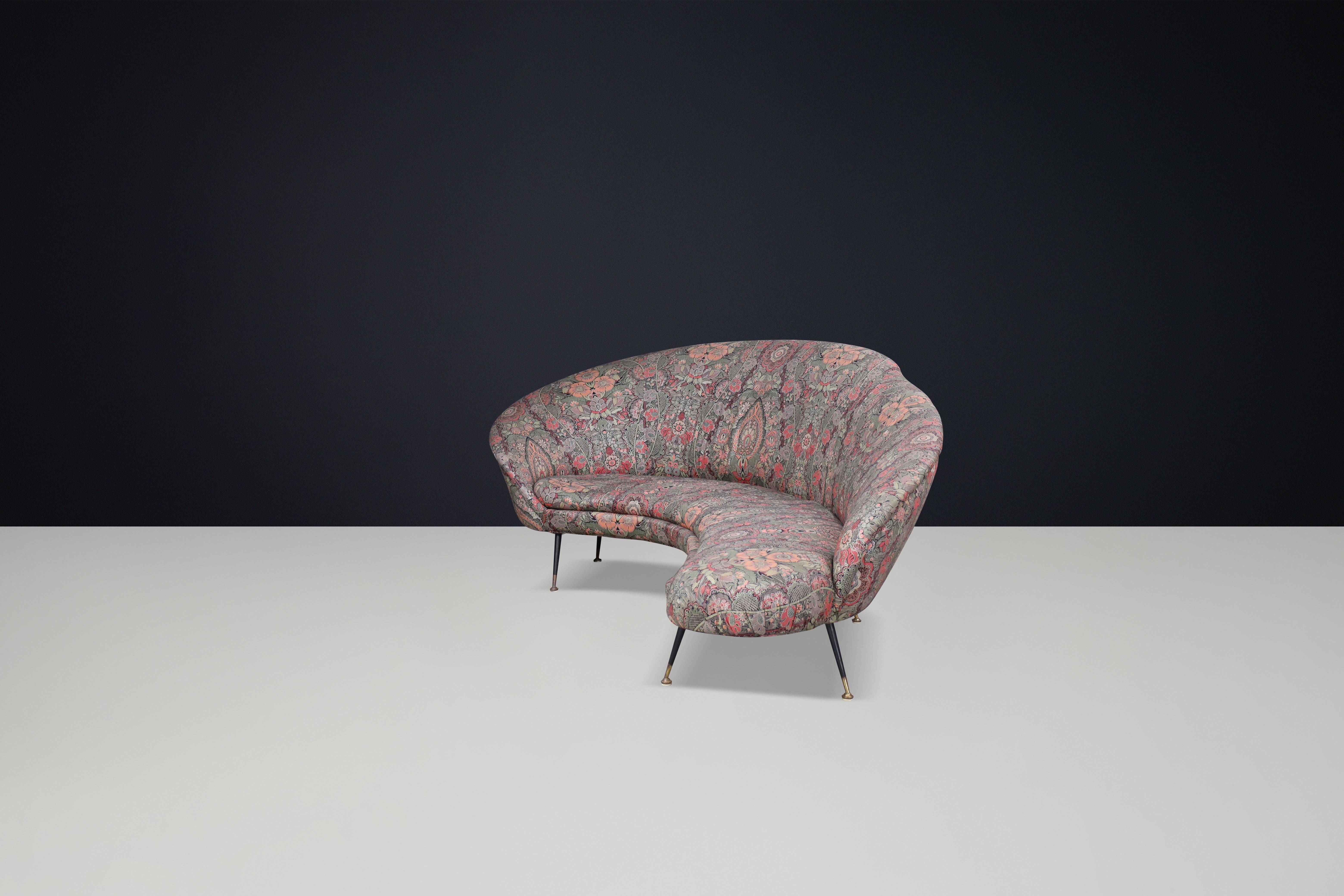 Italian Federico Munari Curved Sofa in Original Floral Upholstery with Brass Feet, Italy For Sale