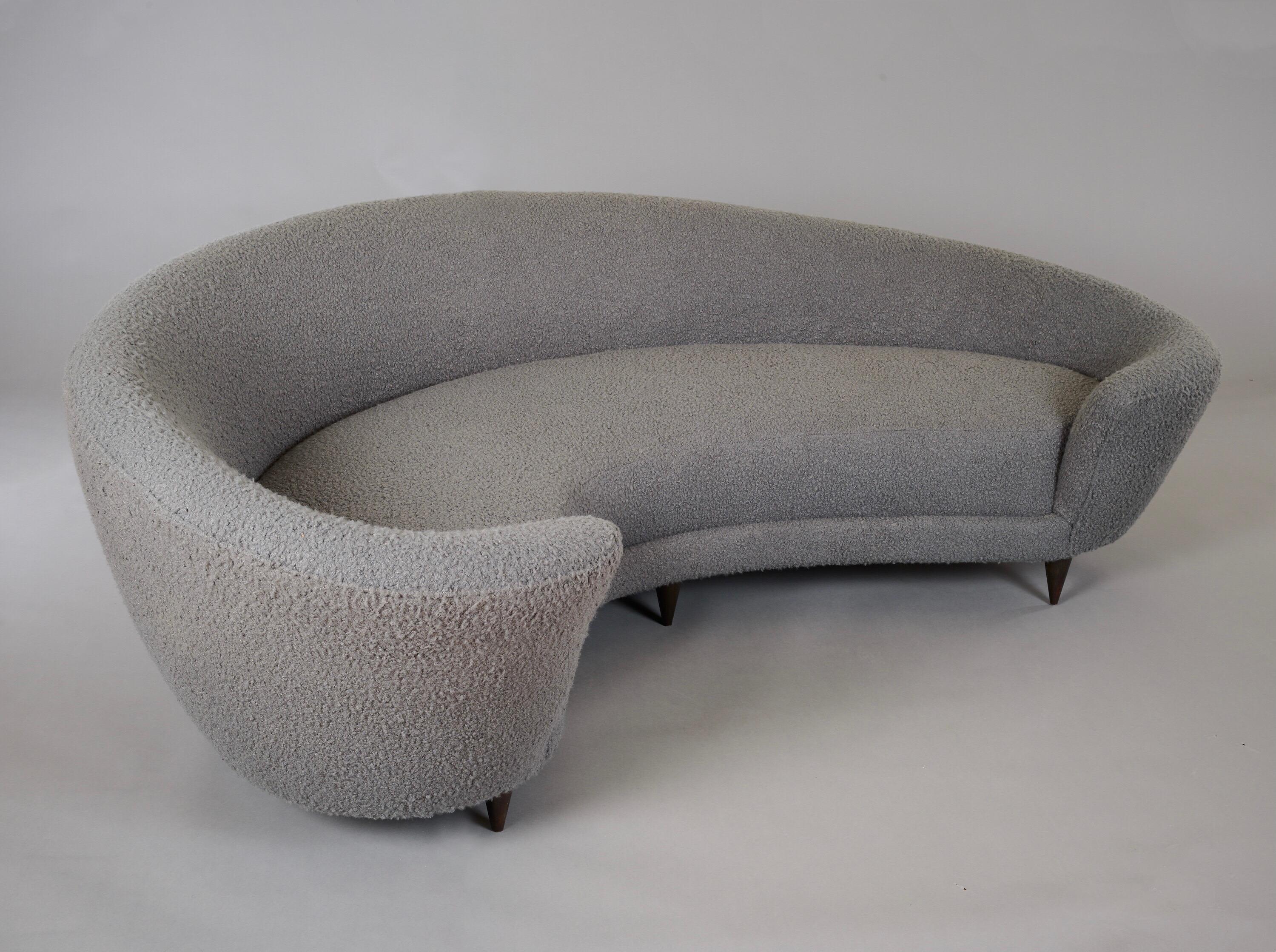 Federico Munari Large Curved Sofa in Dove Grey Boucle, Italy 1960's In Good Condition For Sale In New York, NY