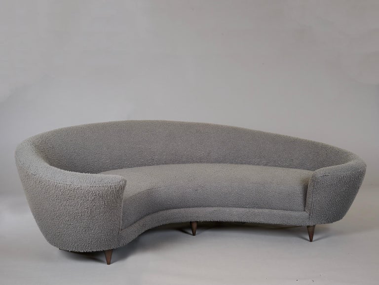 Mid-20th Century Federico Munari Large Curved Sofa in Dove Grey Boucle, Italy 1960's For Sale
