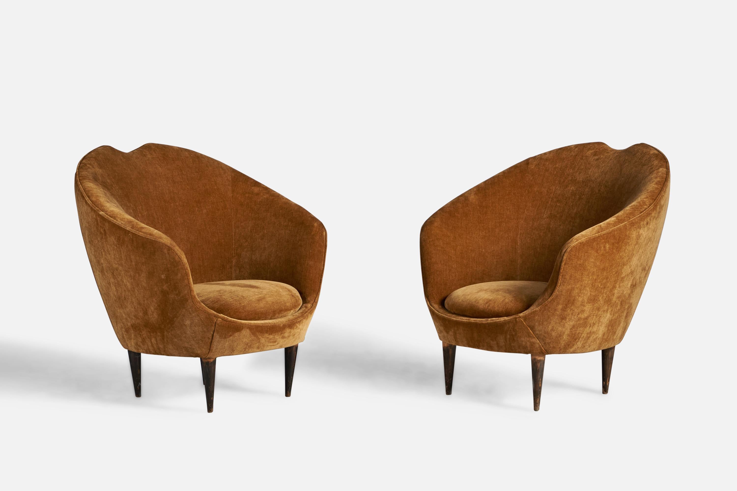 A pair of brown beige velvet fabric and walnut lounge chairs, designed by Federico Munari and produced by ISA Bergamo, Italy, 1950s.

14” seat height

