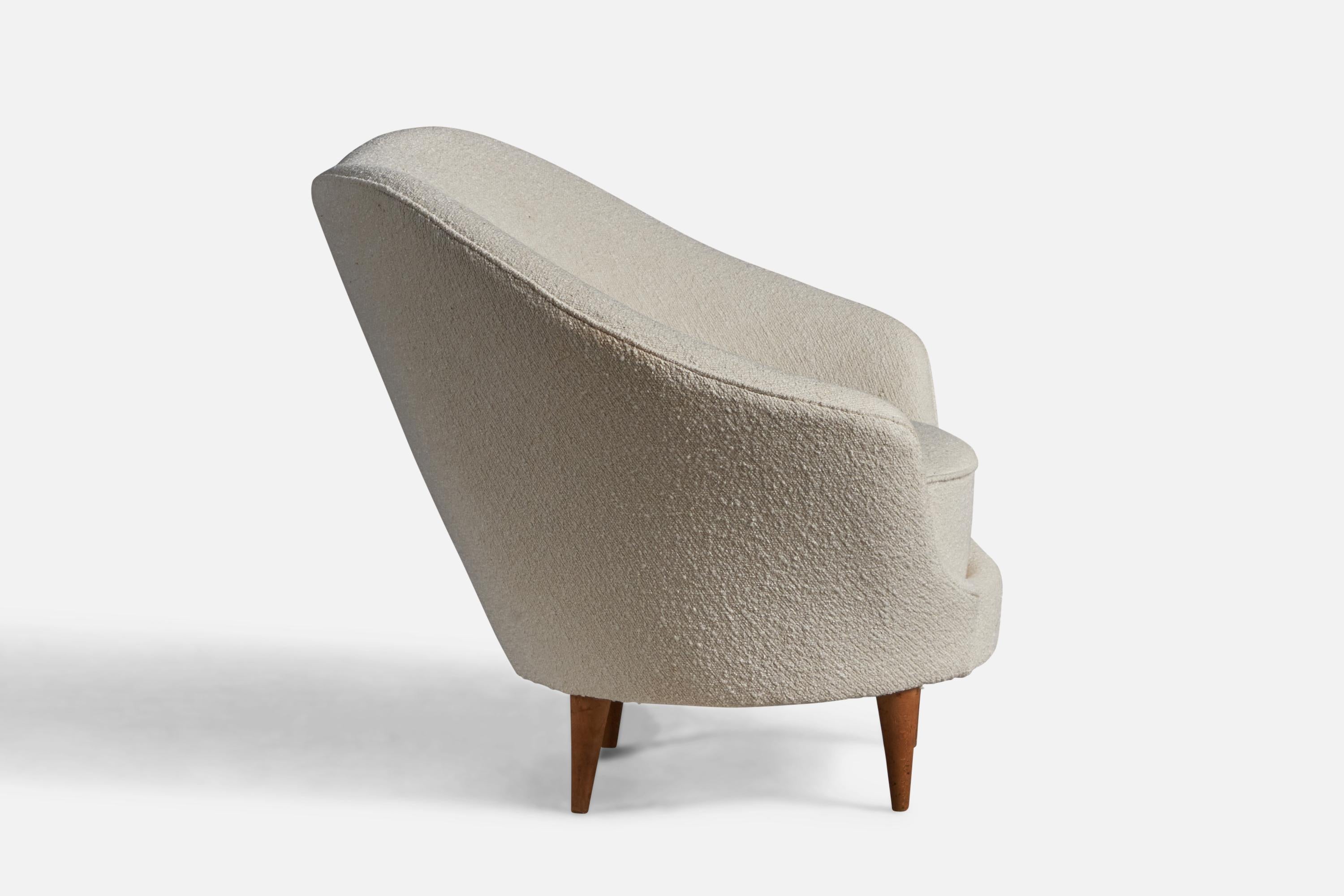 Italian Federico Munari, Lounge Chairs, Walnut, Fabric, Italy, 1950s For Sale