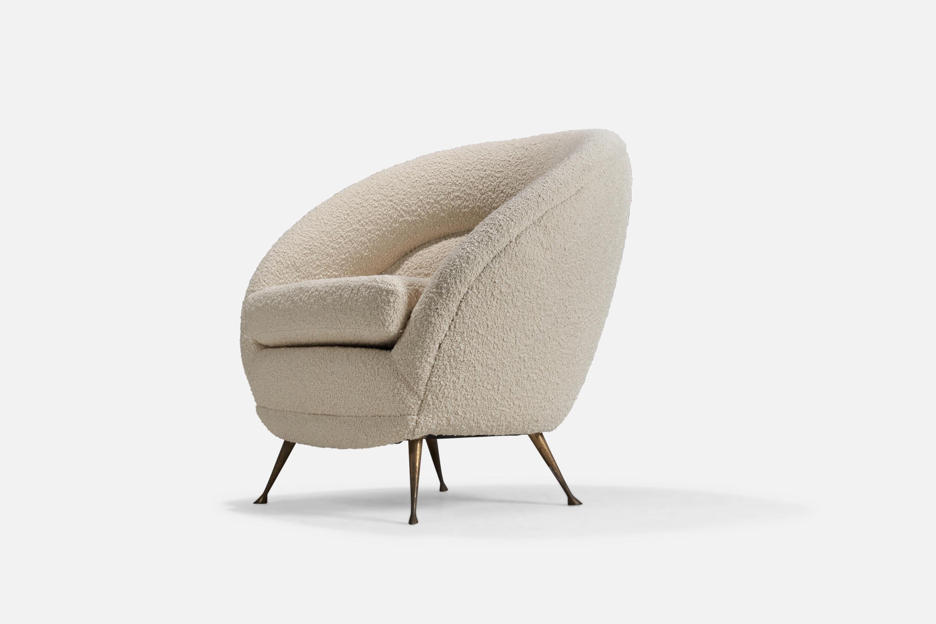 Mid-Century Modern Federico Munari, Lounge Chairs, White Fabric, Brass, Isa Bergamo, Italy, 1950s For Sale