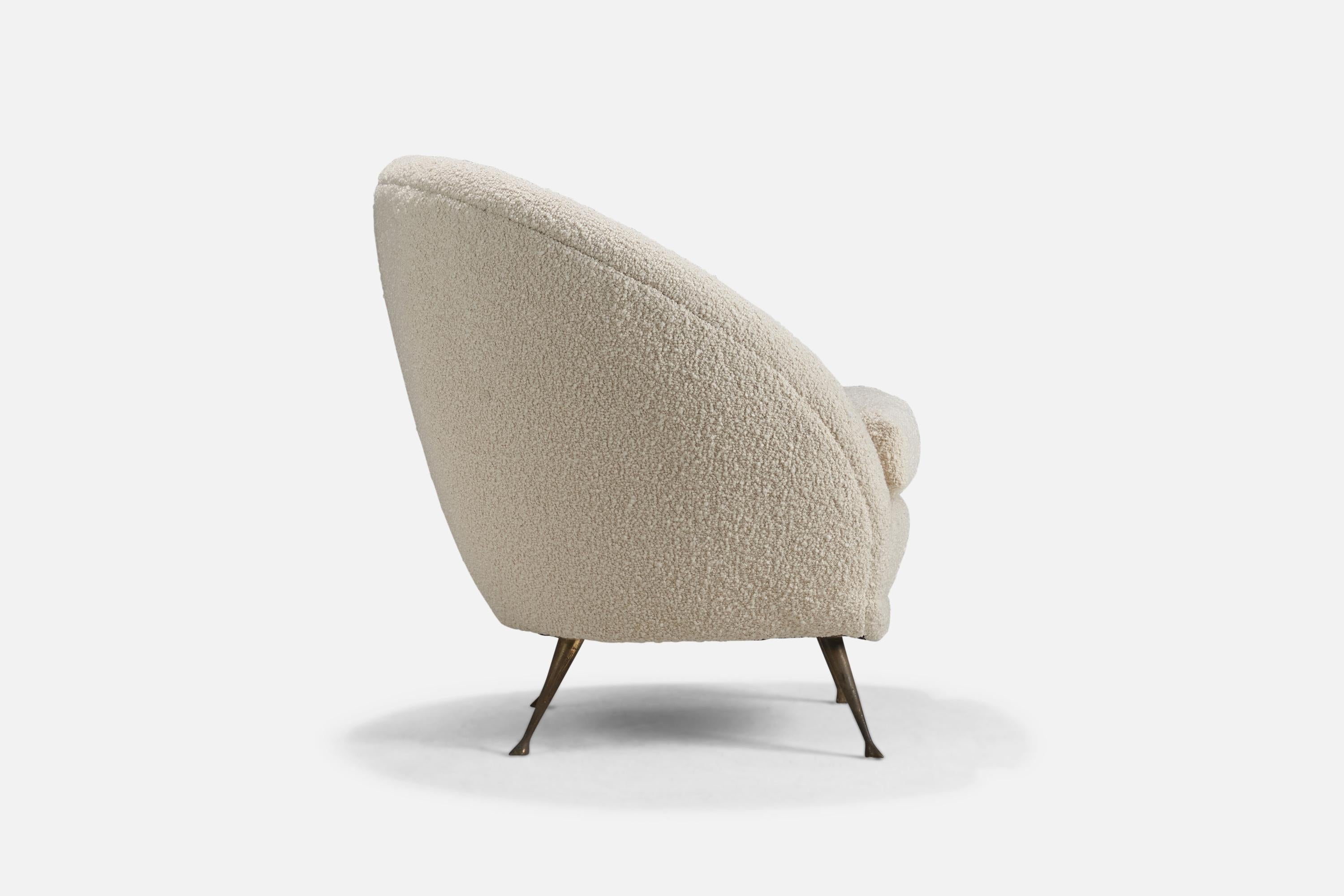 Mid-20th Century Federico Munari, Lounge Chairs, White Fabric, Brass, Isa Bergamo, Italy, 1950s For Sale