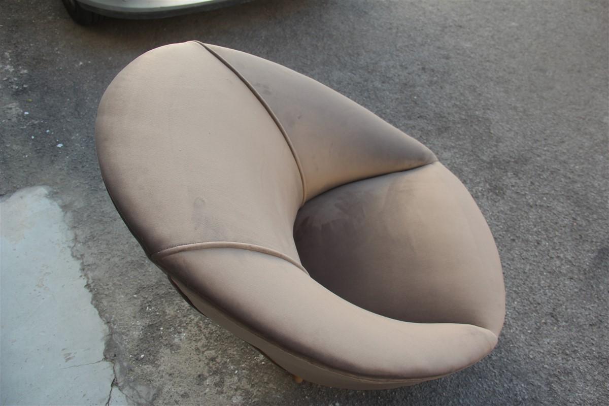 Velours Fauteuils Federico Munari du milieu du siècle dernier, pieds incurvés en velours et bois, années 1950 en vente