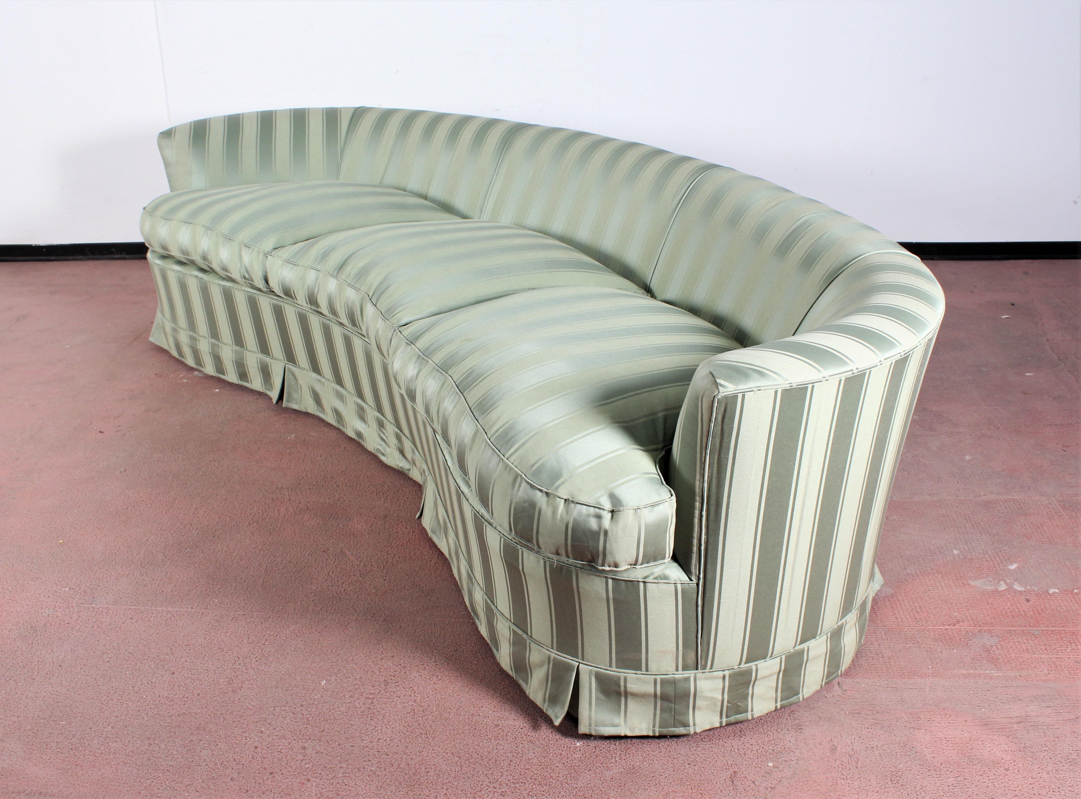 Federico Munari Midcentury Green Fabric and Wood Curved Sofa, Italy, 1950s 10