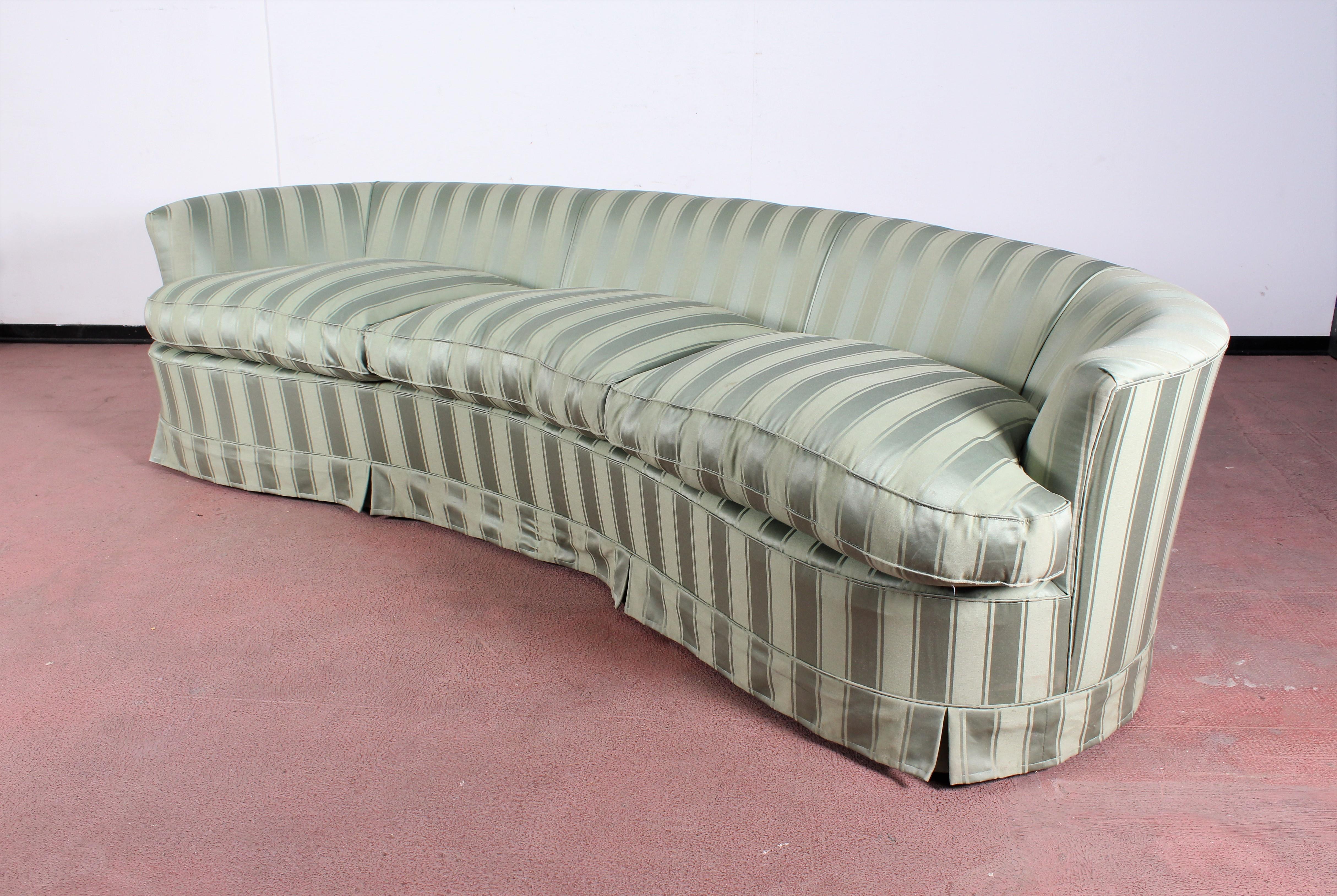 Federico Munari Midcentury Green Fabric and Wood Curved Sofa, Italy, 1950s 11