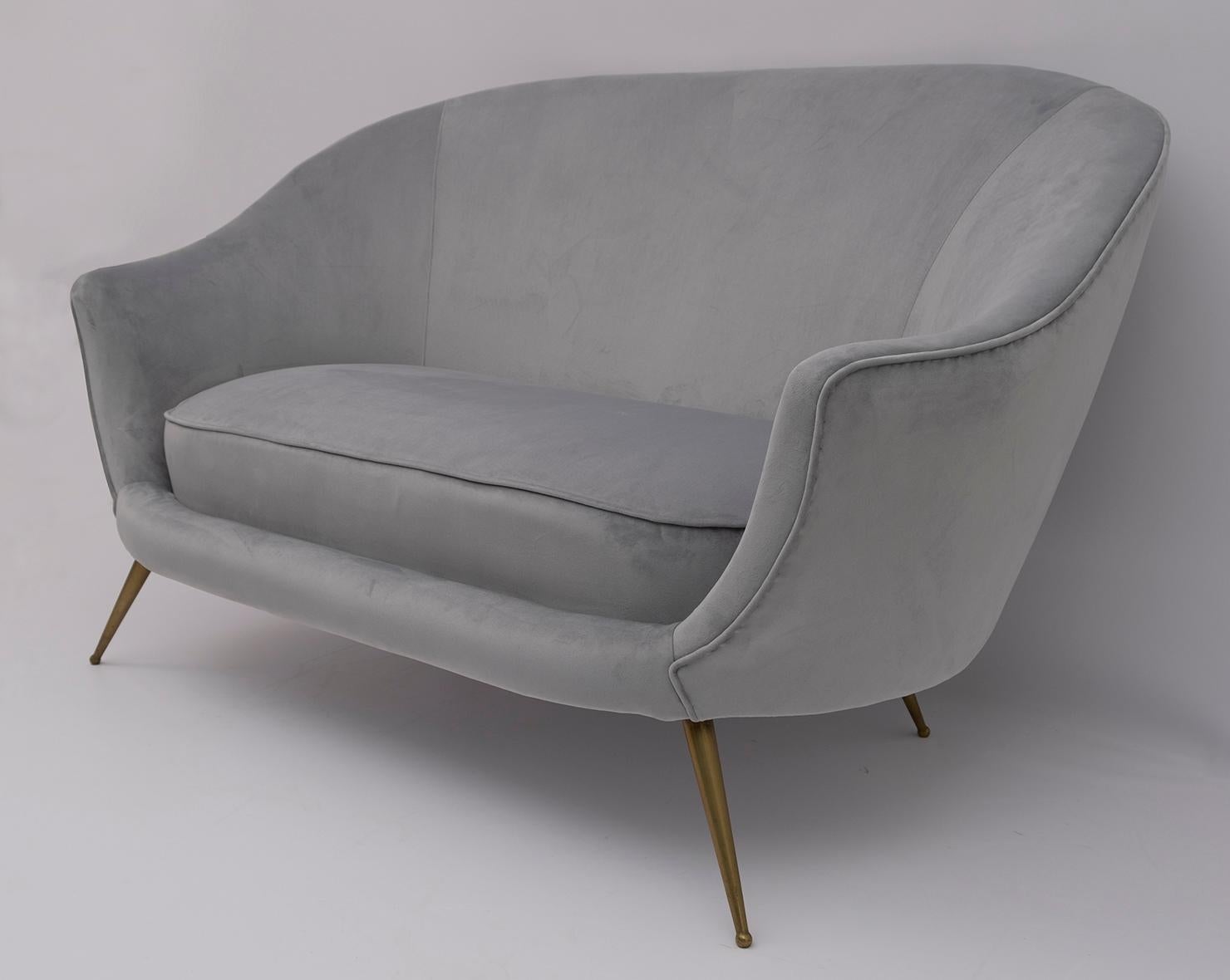 Canapé incurvé et deux fauteuils italiens Federico Munari, de style mi-siècle moderne, années 1950 en vente 2