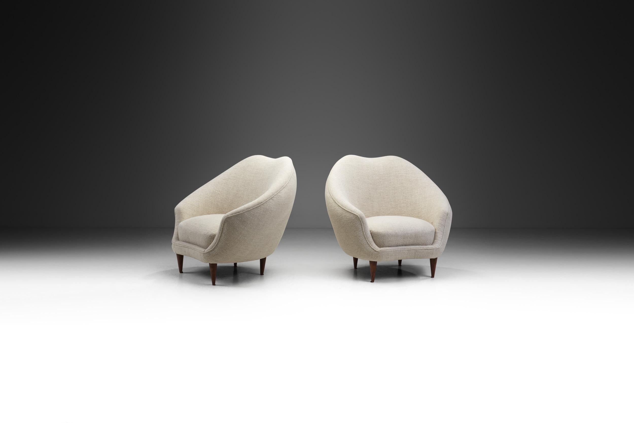 Fabric Federico Munari Mid-Century Modern Lounge Chairs, Italy, 1950s